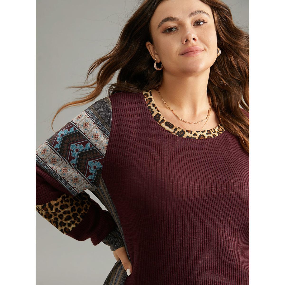 Plus Size Leopard Boho Print Round Neck Contrast Sweatshirt Women Burgundy Elegant Texture Round Neck Dailywear Sweatshirts BloomChic 28/5X Product Image