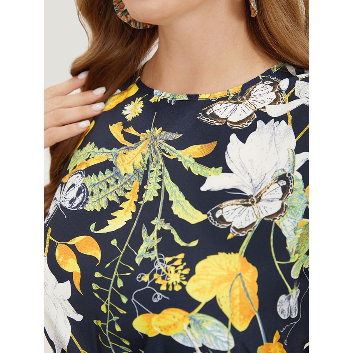 Plus Size Floral Print Pocket Sleeveless Ruffle Hem Dress DarkBlue Women Vacation Gathered Round Neck Sleeveless Curvy Midi Dress BloomChic 30/6X Product Image