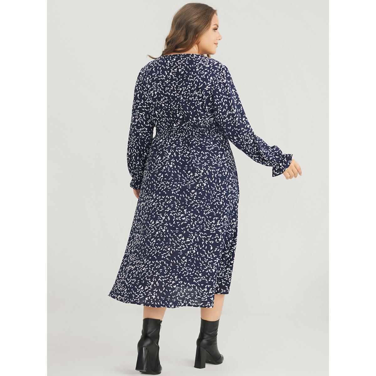 Plus Size Plant Print Pocket Lantern Sleeve Wrap Shirred Dress Indigo Women Elegant Shirred V-neck Long Sleeve Curvy Midi Dress BloomChic 12/L Product Image