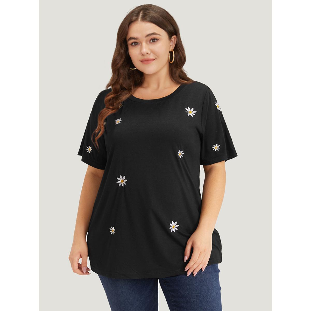 Plus Size Daisy Floral Embroidered Short Sleeve T-shirt Black Women Elegant Embroidered Floral Round Neck Dailywear T-shirts BloomChic 22-24/3X Product Image