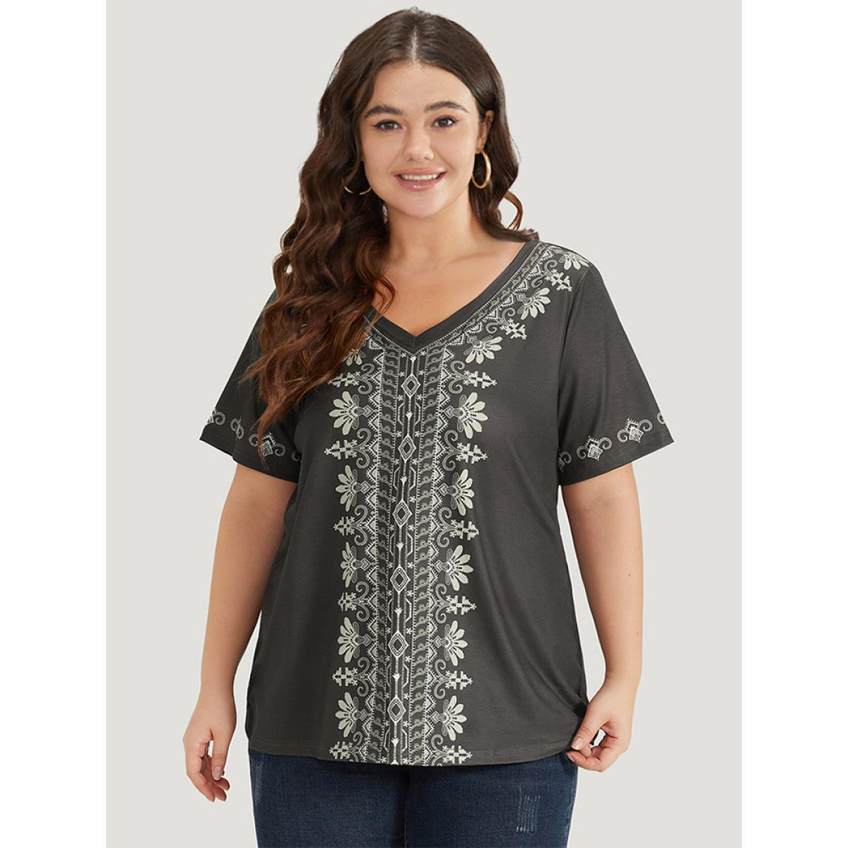 Plus Size Bandana Print V Neck Short Sleeve T-shirt Gray Women Casual Printed Bohemian Print V-neck Dailywear T-shirts BloomChic 14-16/1X Product Image