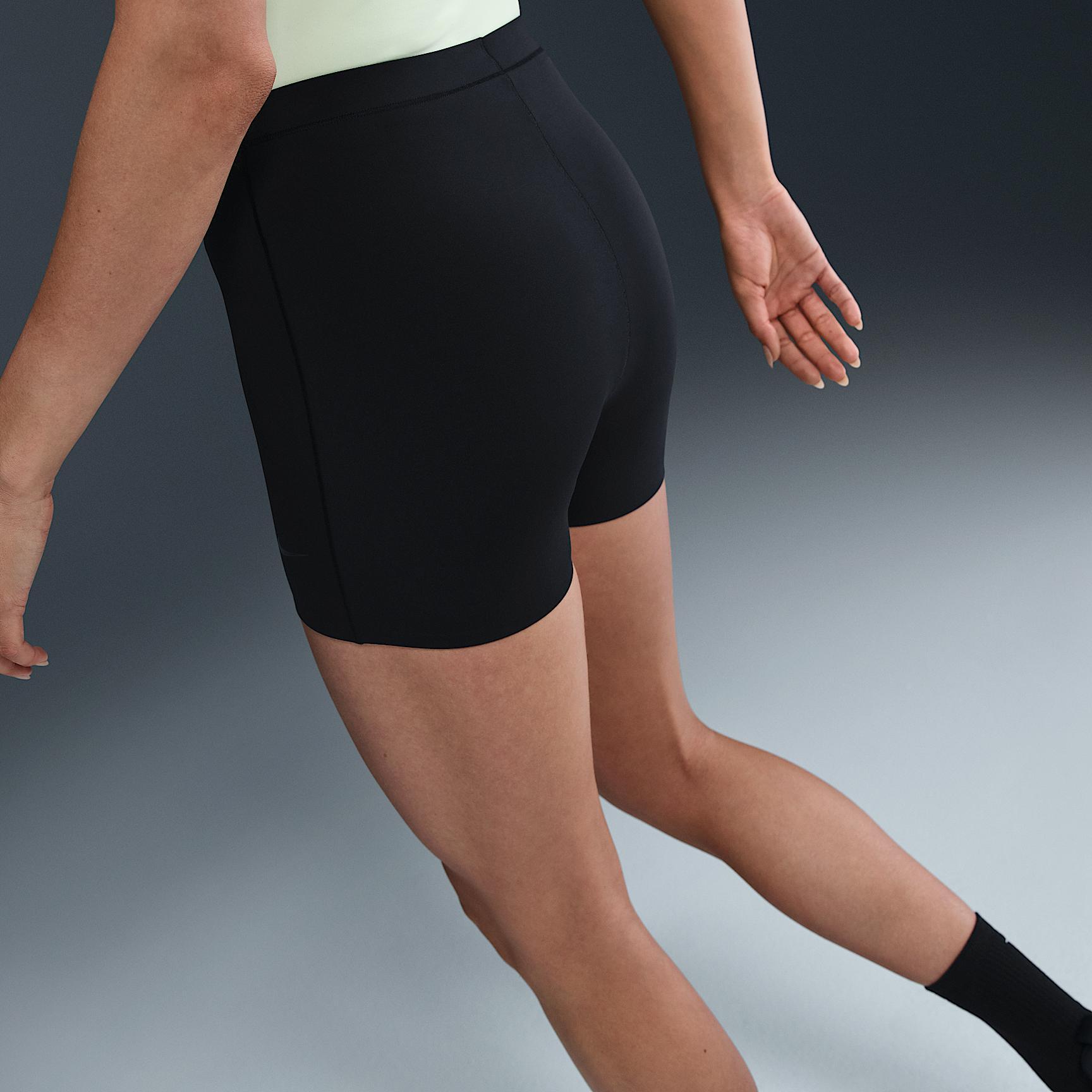 Nike Form Women's Boyshorts Product Image