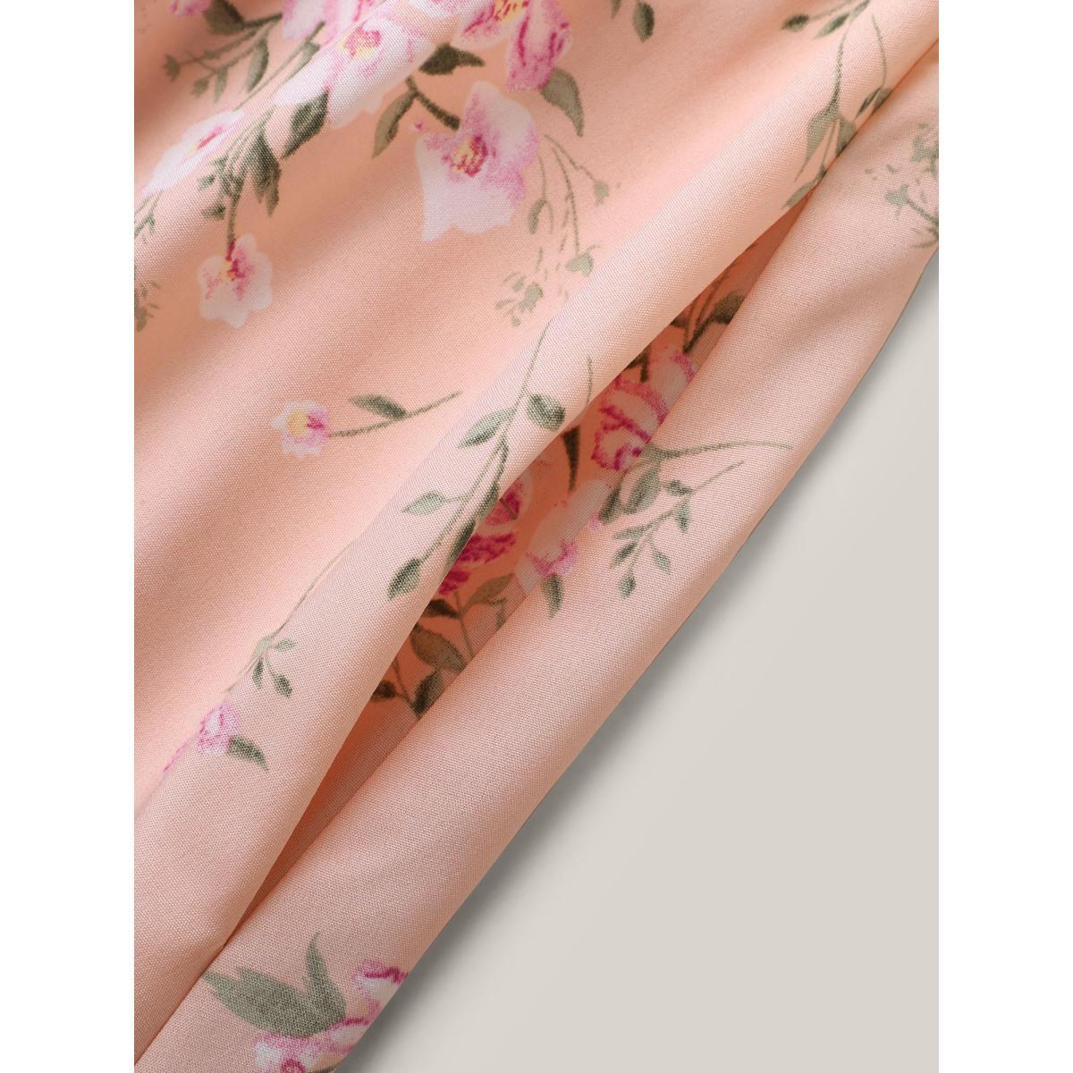 Plus Size Floral Elastic Waist Tiered Ruffle Sleeve Dress Crepe Women Elegant Tiered V-neck Short sleeve Curvy BloomChic 26/4X Product Image