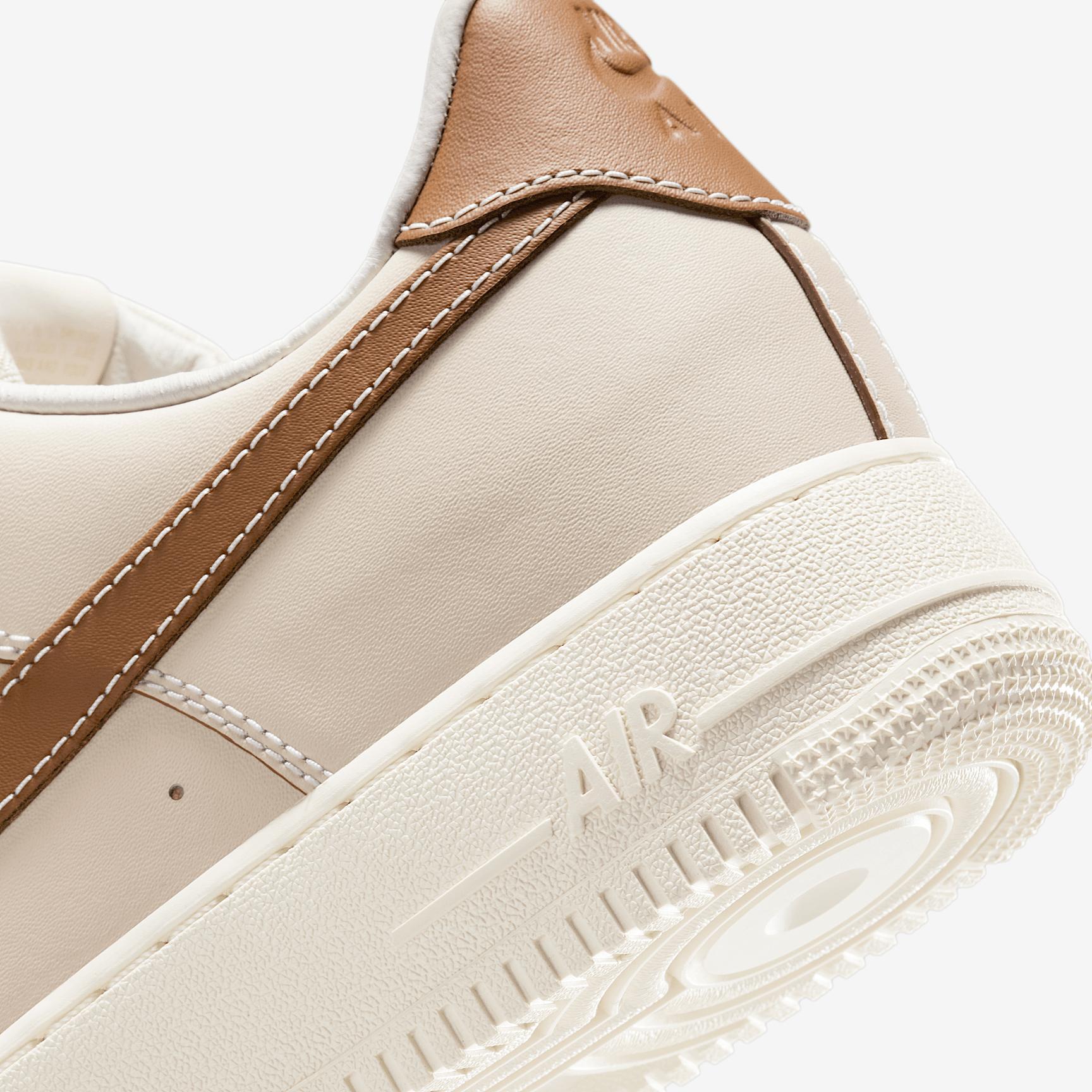 Nike Men's Air Force 1 '07 Shoes Product Image