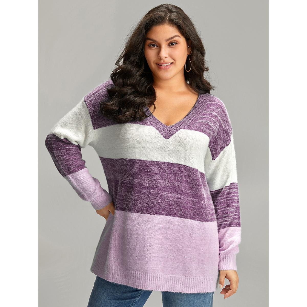 Plus Size Colorblock Contrast V Neck Pullover DarkGreen Women Casual Long Sleeve V-neck Dailywear Pullovers BloomChic 26/4X Product Image