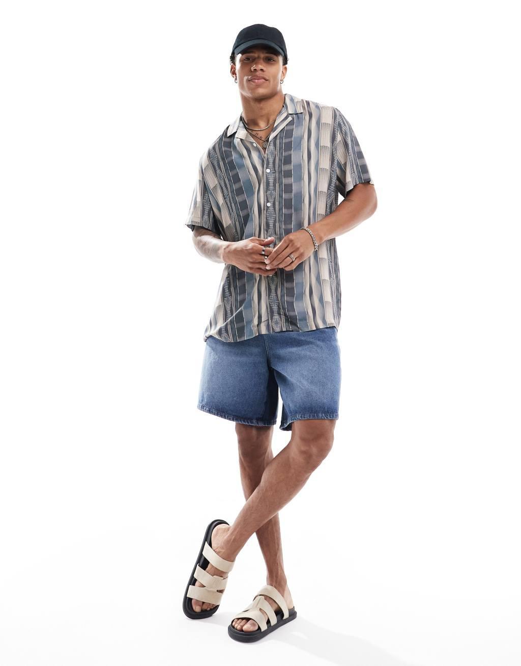 ASOS DESIGN relaxed revere shirt in pattern print Product Image