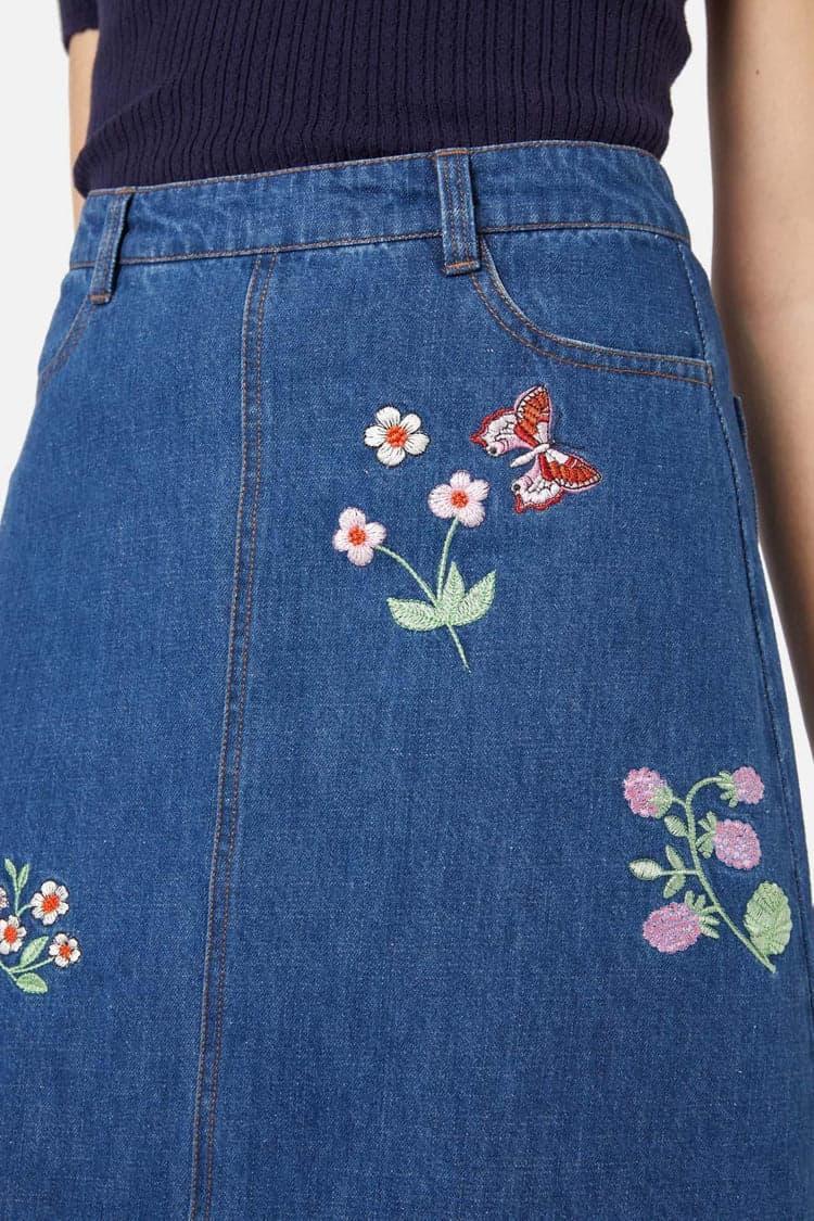 Snake Embroidered Skirt Product Image