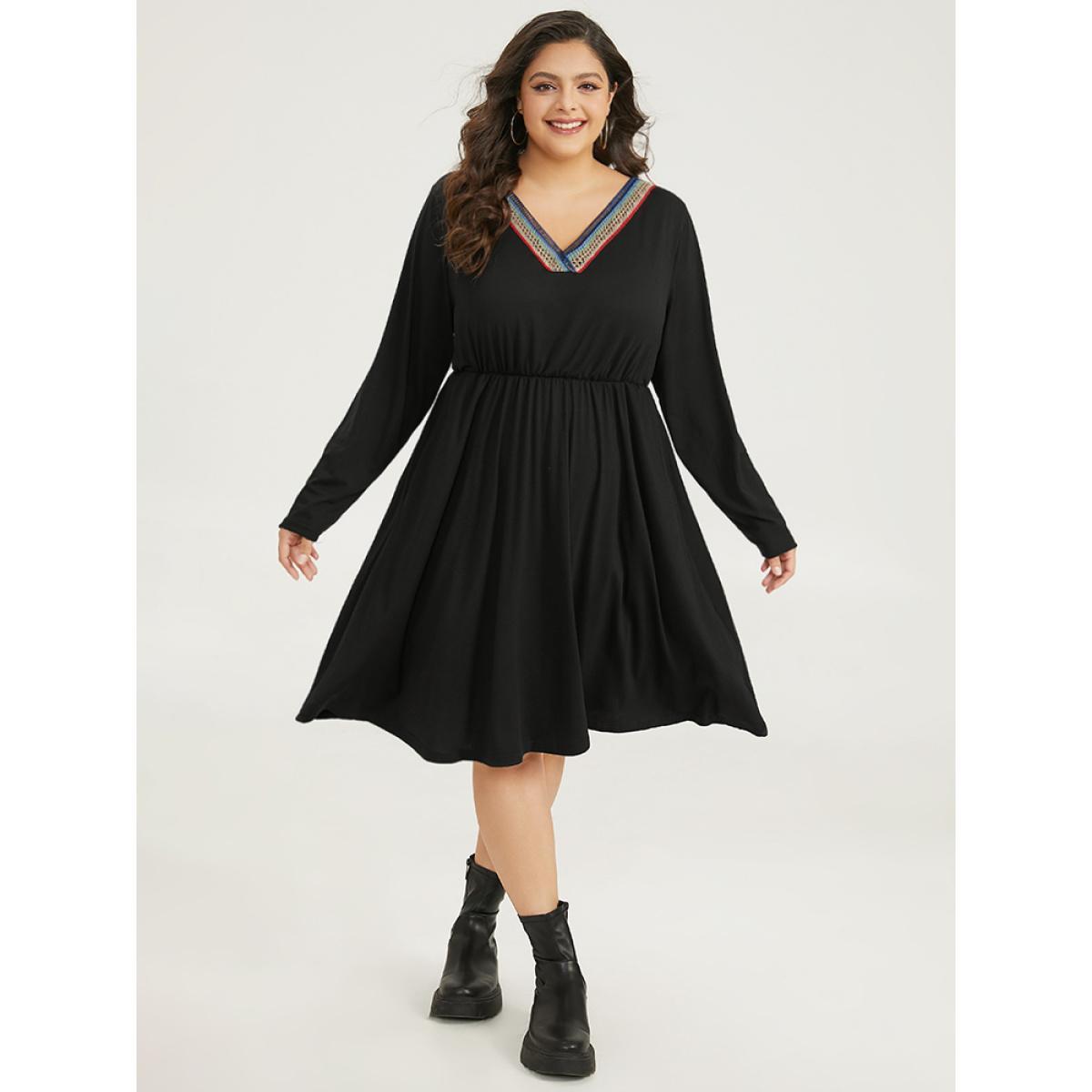 Plus Size Supersoft Essentials Contrast Webbing Pocket Dress Black Women Casual Plain V-neck Long Sleeve Curvy Midi Dress BloomChic 30/6X Product Image