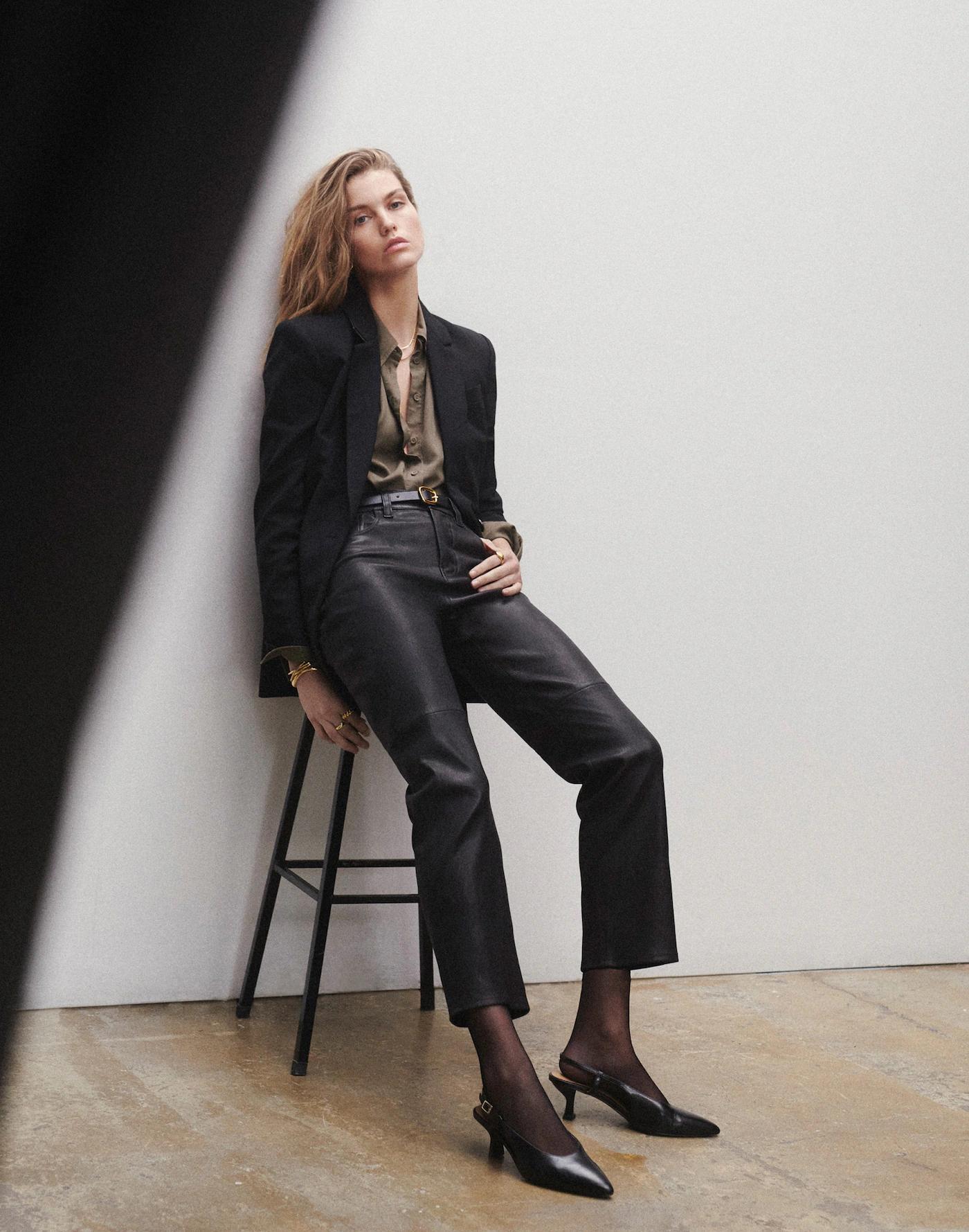 The '90s Straight Mid-Rise Pant in Leather Product Image