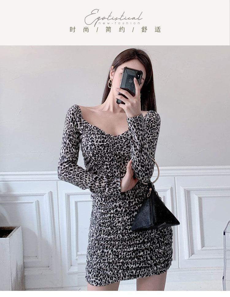Long-Sleeve V-Neck Leopard Print Ruched Mini Bodycon Dress Product Image