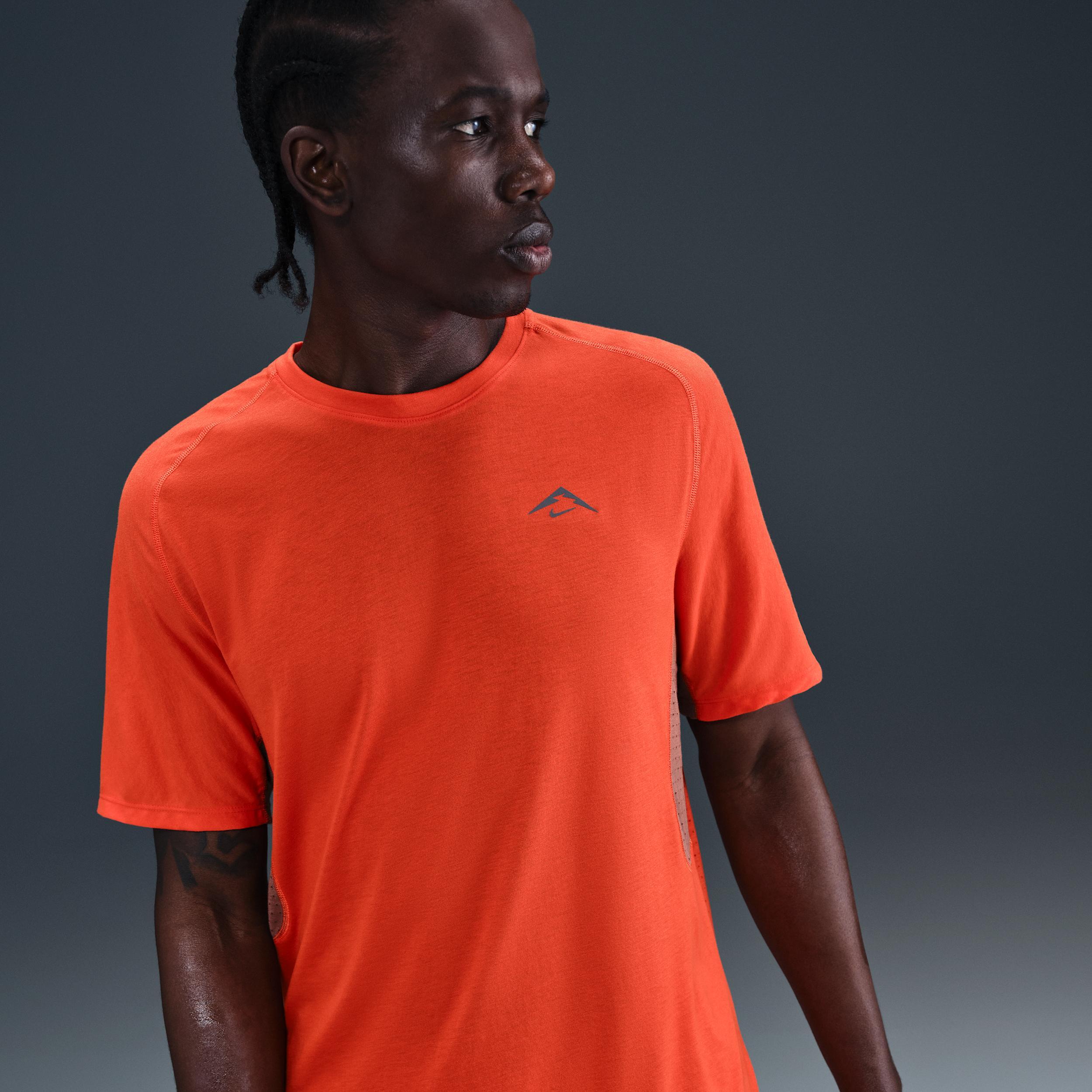 Nike Men's Solar Chase Dri-FIT ADV Short-Sleeve Running Top Product Image