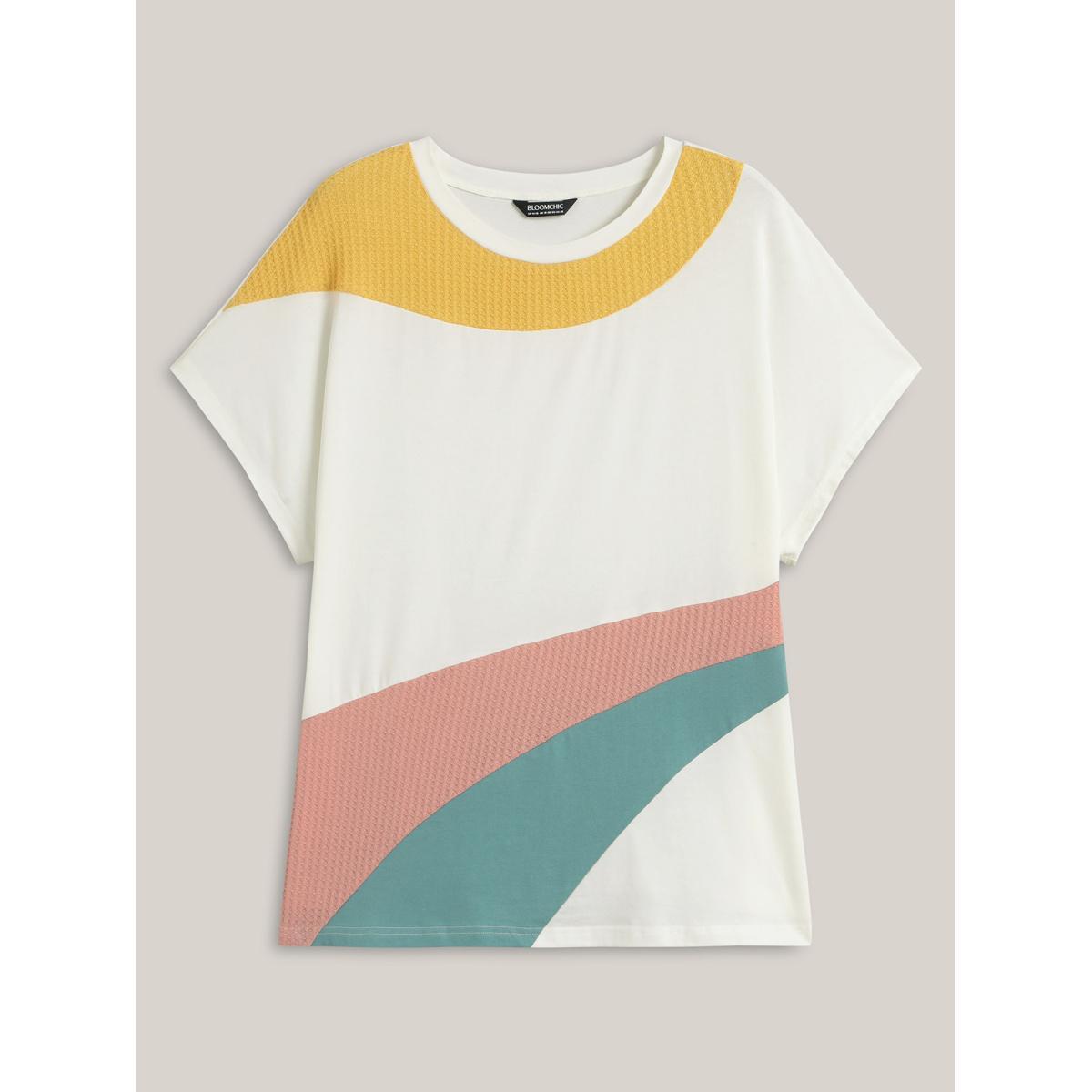 Plus Size Color Block Round Neck T-Shirt Originalwhite Women Contrast Round Neck Everyday-Casual T-shirts BloomChic 30/6X Product Image