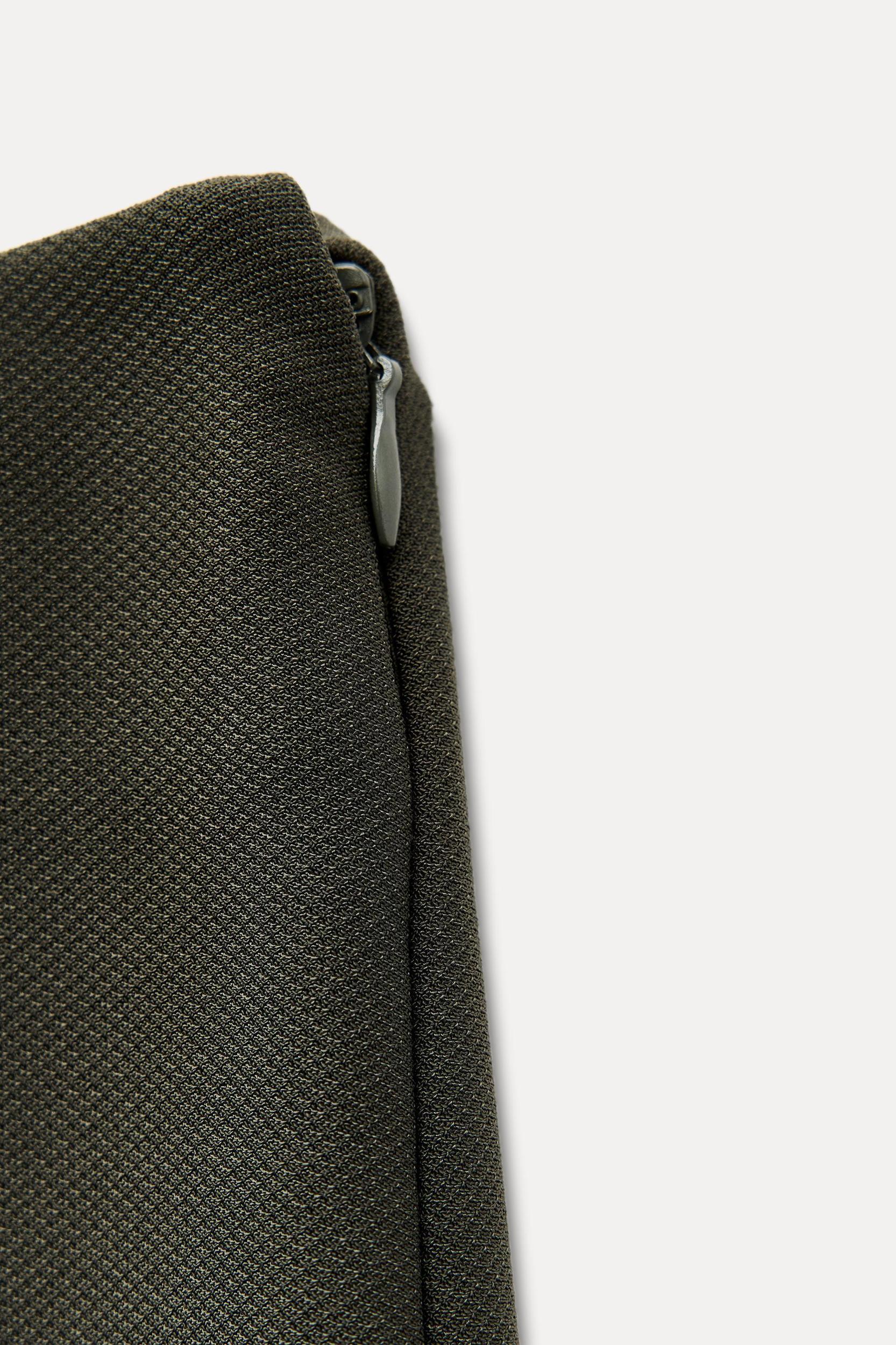 HIGH-WAISTED CREPE LEGGINGS Product Image