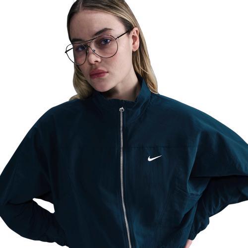Nike Sportswear Everything Wovens Women's Oversized Repel UV Protection Jacket (Plus Size) Product Image