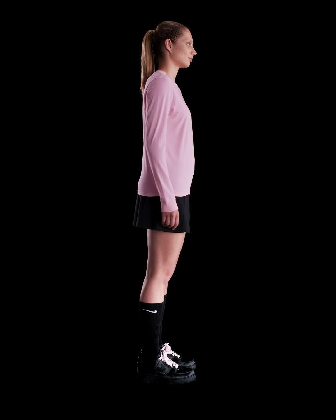 Nike Sportswear Club Women's Long-Sleeve T-Shirt Product Image