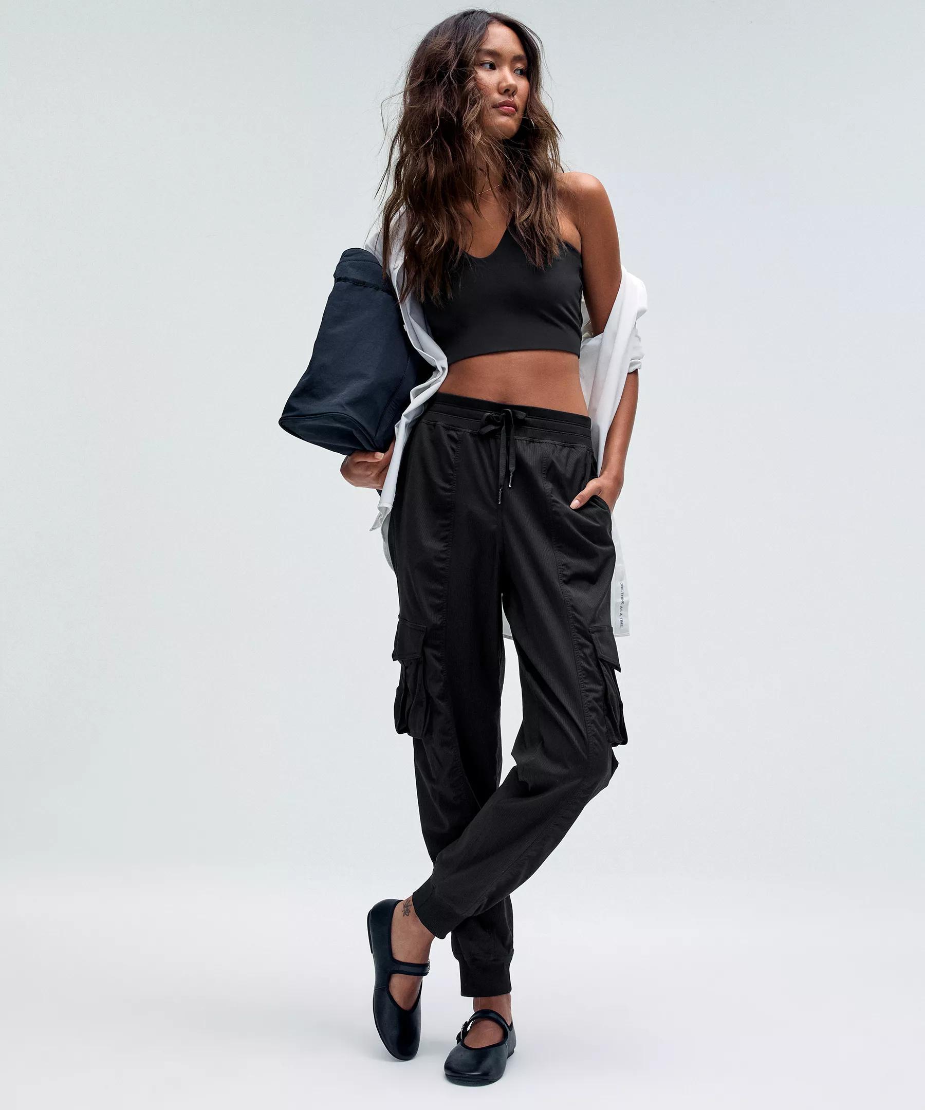 Dance Studio Relaxed-Fit Mid-Rise Cargo Jogger Product Image