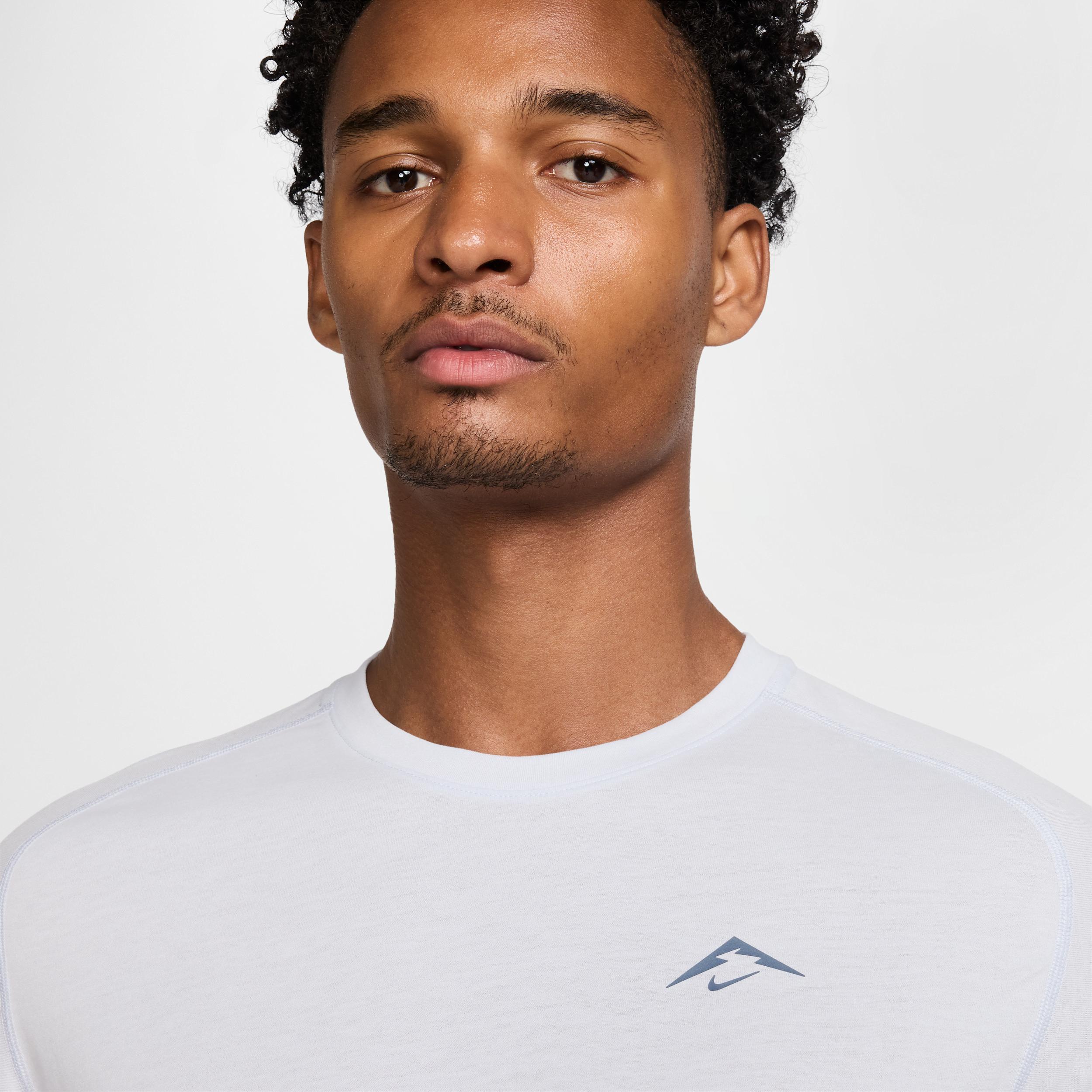 Nike Men's Solar Chase Dri-FIT ADV Short-Sleeve Running Top Product Image
