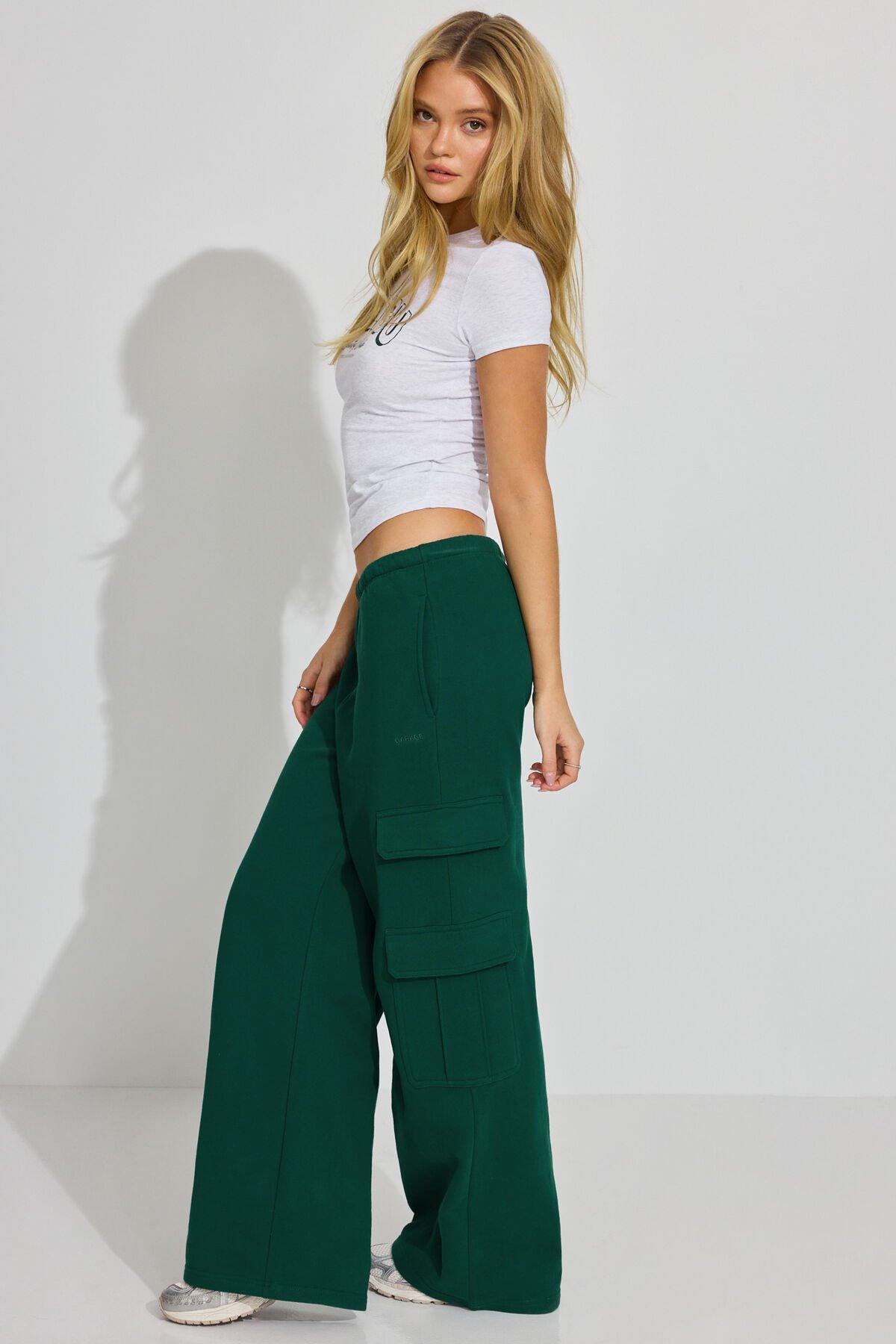 UltraFleece Baggy Cargo Sweatpants Product Image