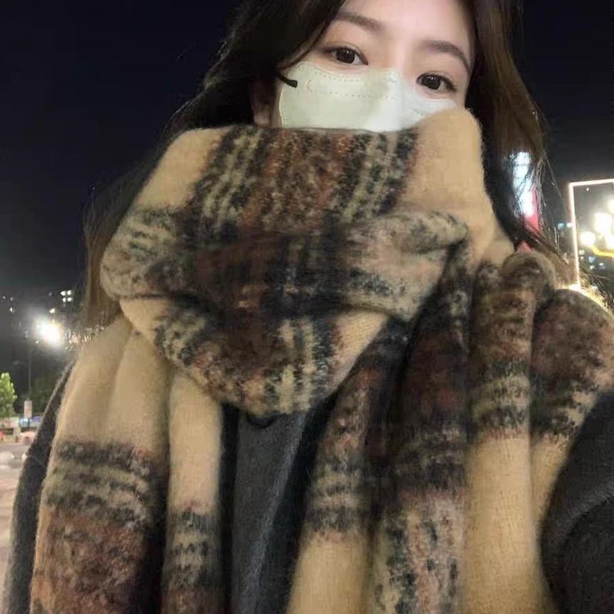 Plaid Wide Scarf Product Image