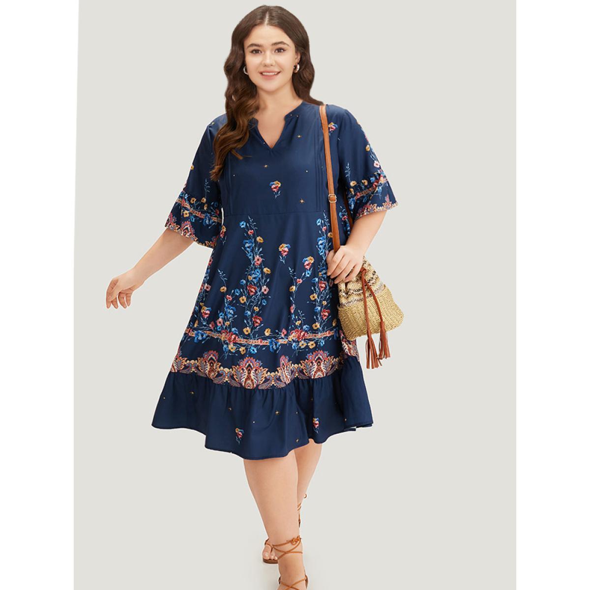 Plus Size Star & Bandana Print Notched Ruffle Dress DarkBlue Women Vacation Gathered Notched collar Half Sleeve Curvy Midi Dress BloomChic 14-16/1X Product Image