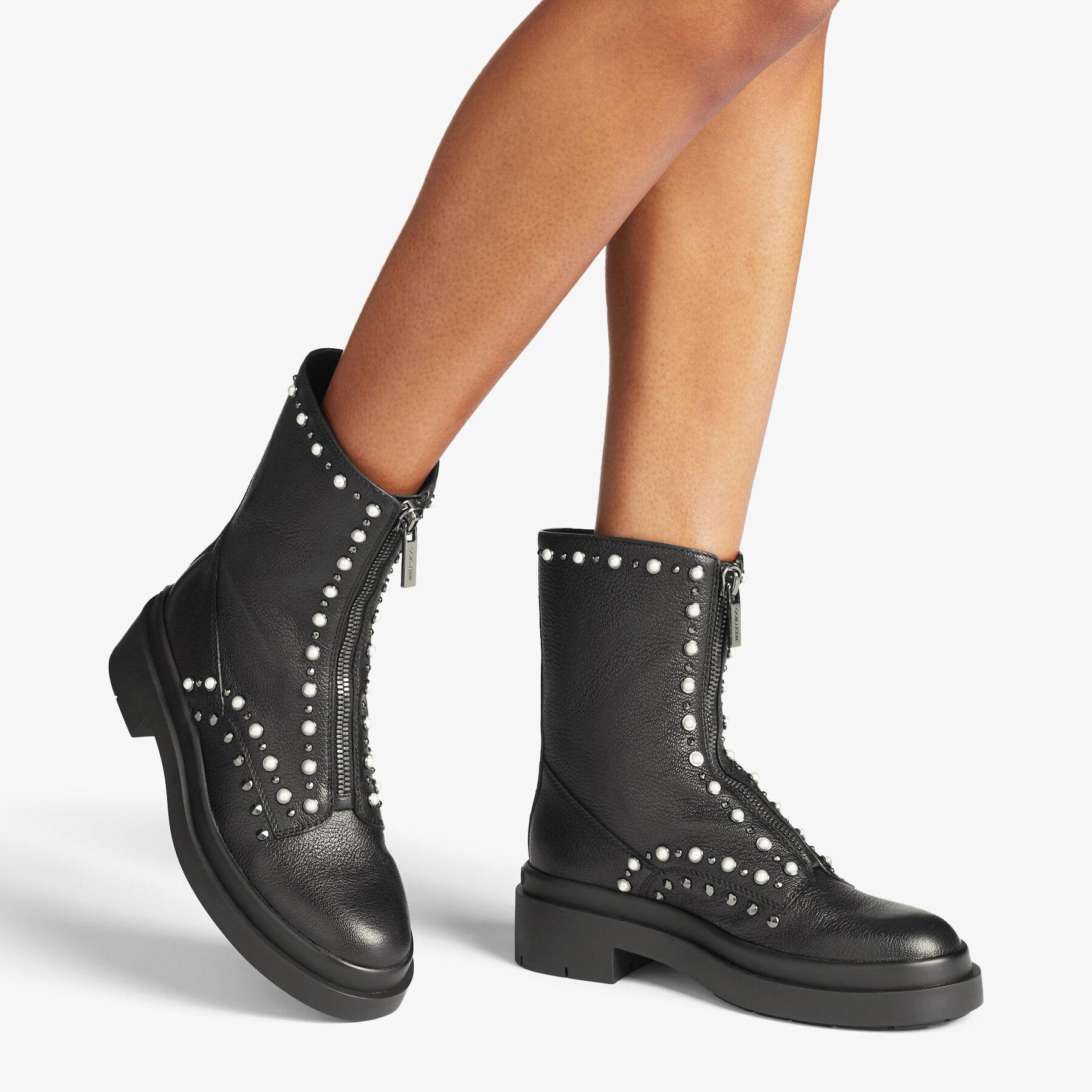 Nola Flat Product Image