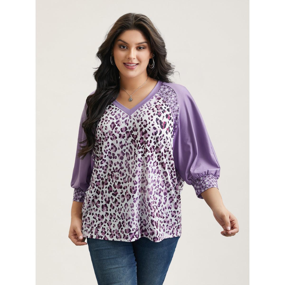 Plus Size Leopard Print Contrast Raglan Sleeve T-Shirt Multicolor Women Casual Contrast V-neck Everyday T-shirts BloomChic 22-24/3X Product Image