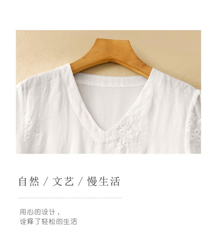 Elbow-Sleeve V-Neck Plain Embroidered Midi A-Line Dress Product Image