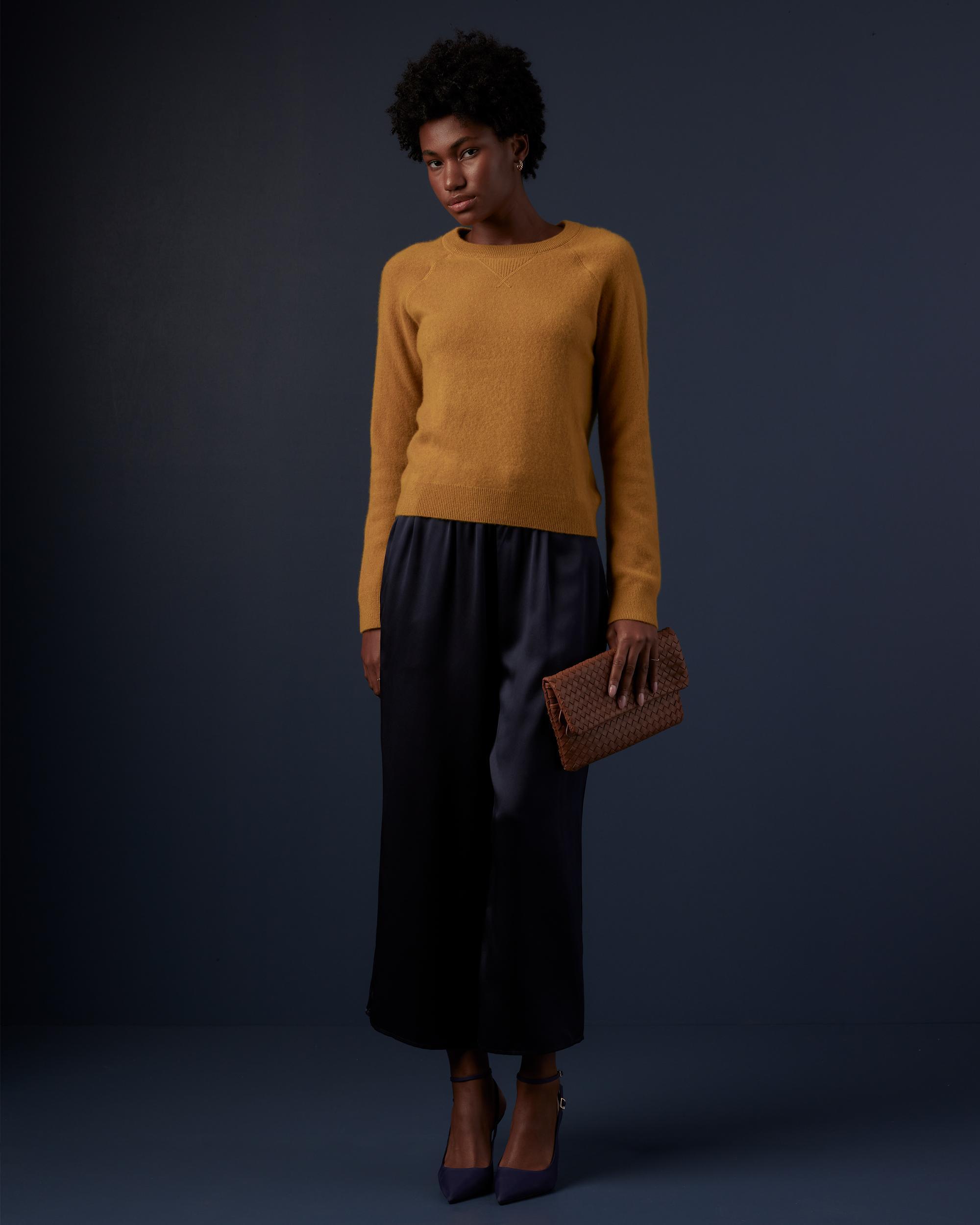 Quince | Women's Italian Leather Handwoven Convertible Clutch Product Image