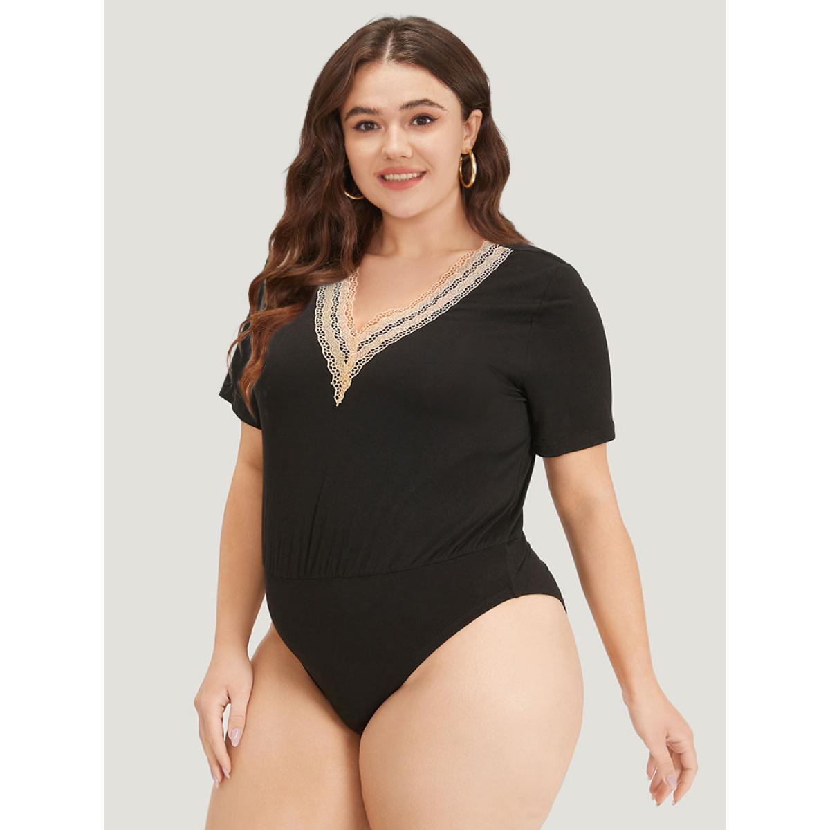 Plus Size Contrast Lace Patchwork V Neck Bodysuit Women Black Plain Lace Bodysuits BloomChic 18-20/2X Product Image