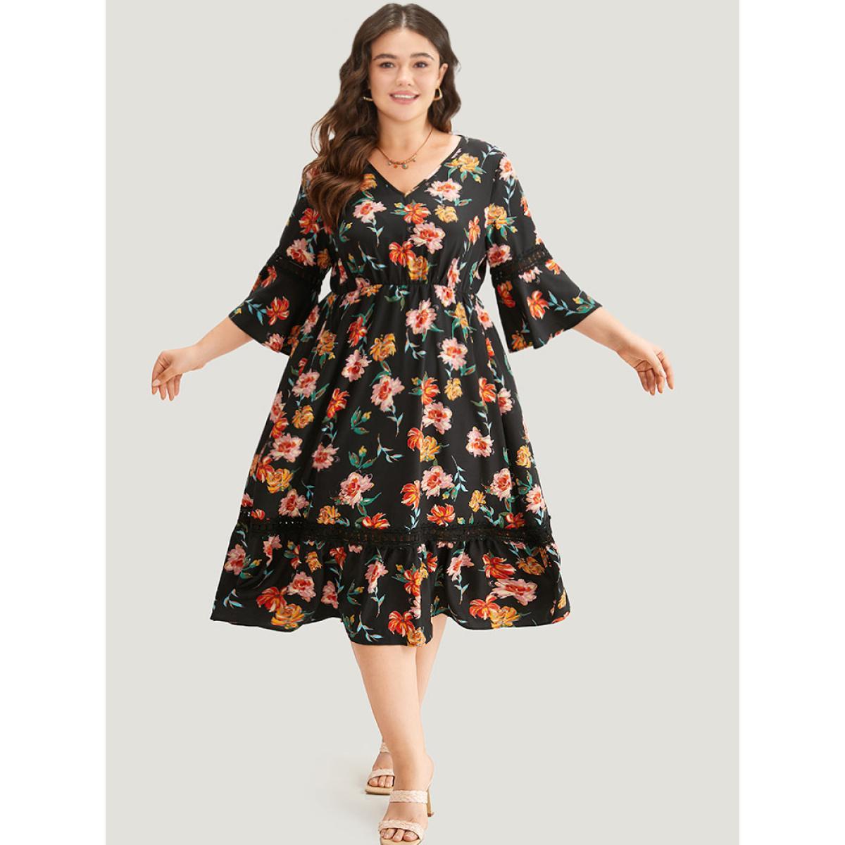 Plus Size Floral Bell Sleeve Pocket Lace Panel Dress Black Women Vacation Printed V-neck Elbow-length sleeve Curvy Midi Dress BloomChic 28/5X Product Image