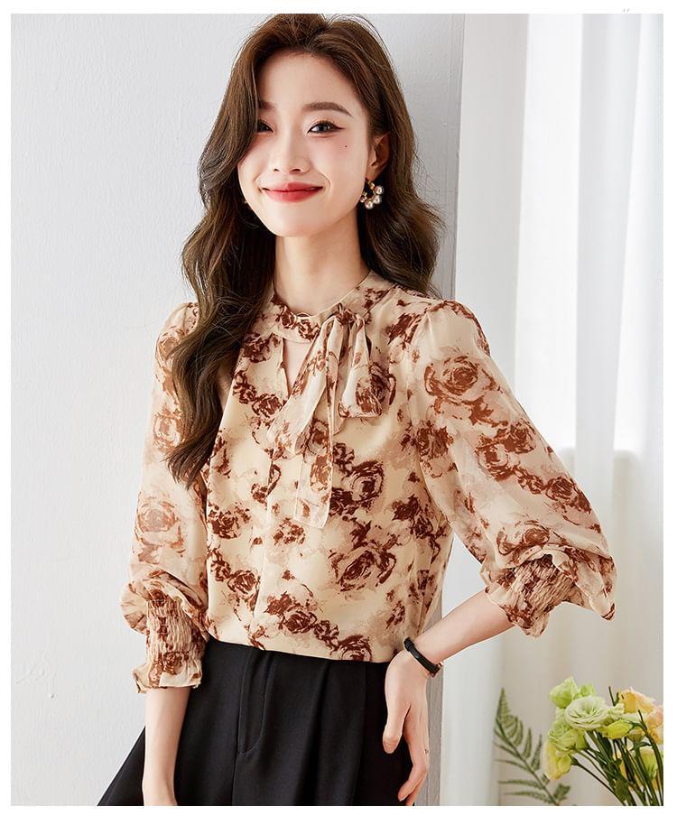 Puff-Sleeve Floral Bow Blouse Product Image