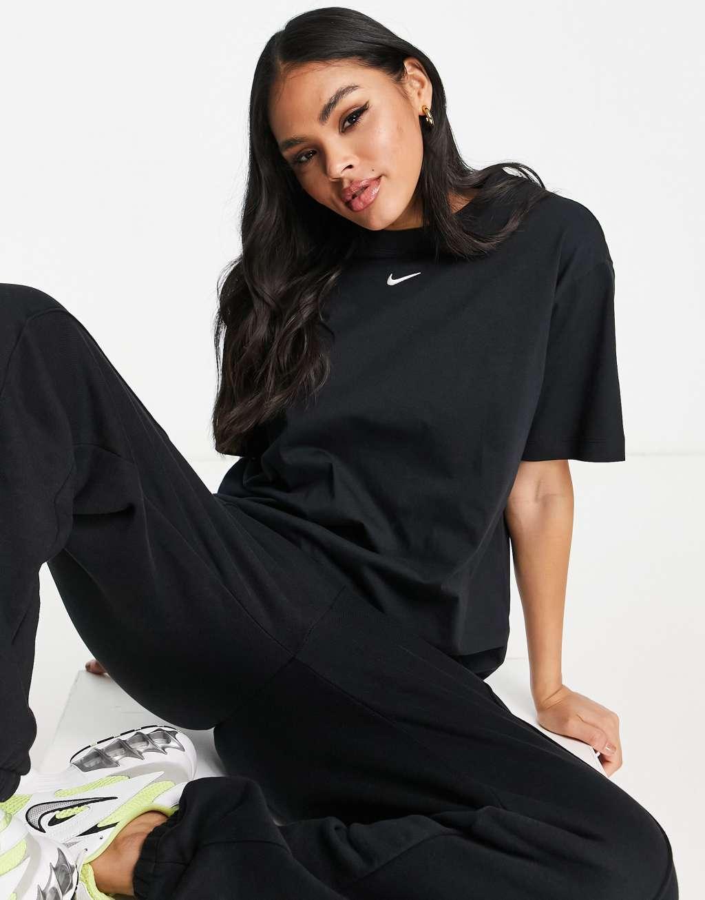 Nike essential boyfriend t-shirt Product Image