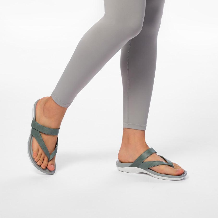Oasis Thong Sandal Metatarsal Female Product Image