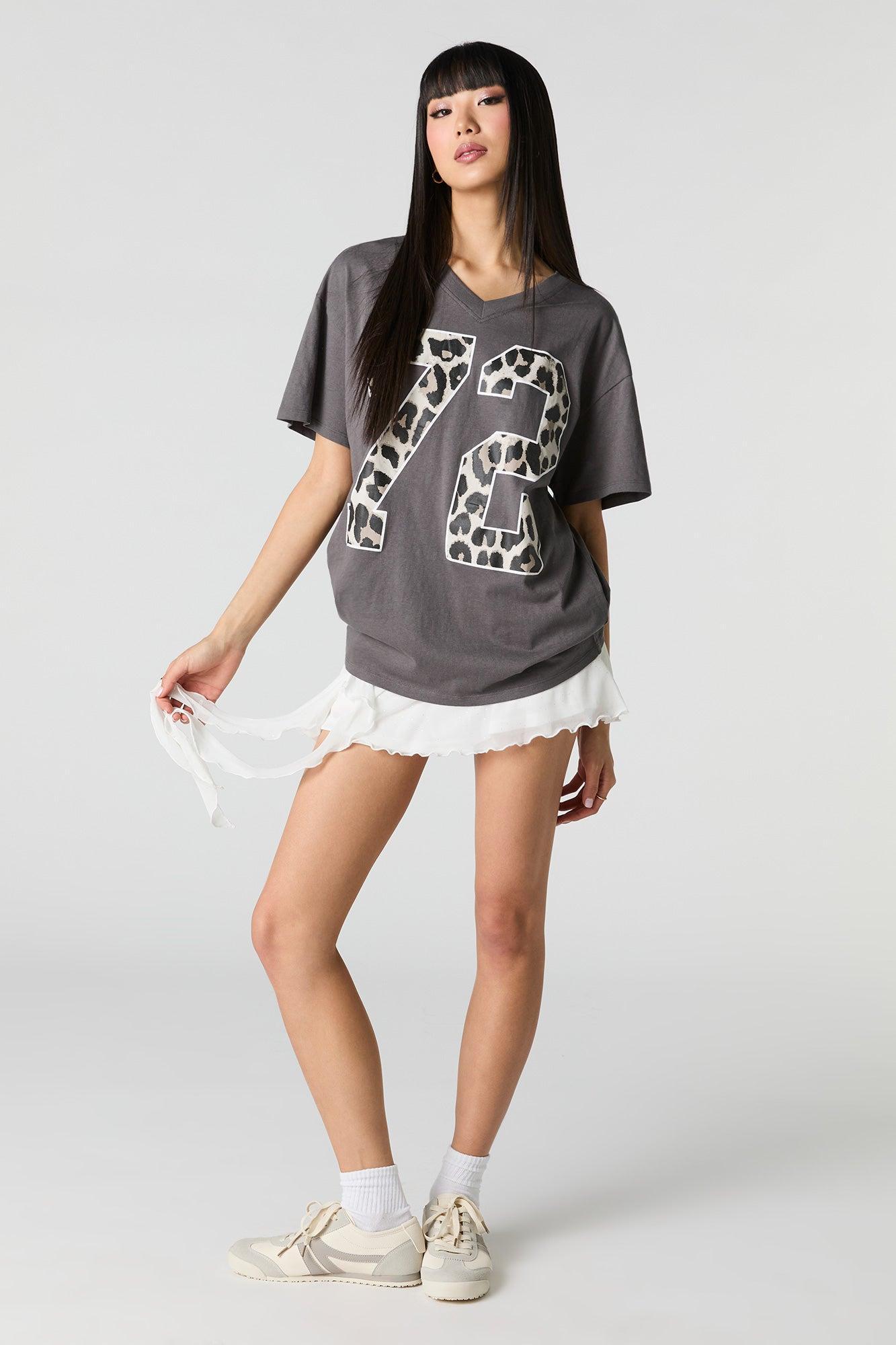 Cheetah 72 Graphic V-Neck T-Shirt Female Product Image