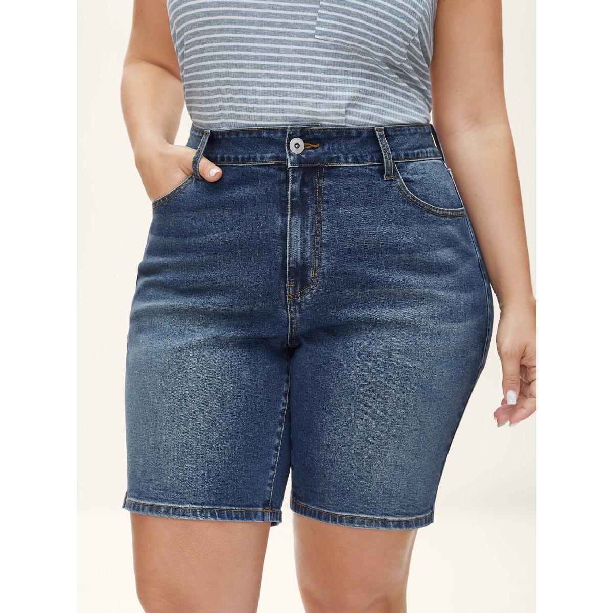 Plus Size Stretch Straight-Leg Faded Denim Shorts Women Denimindigo Medium stretch Everyday-Casual Slanted pocket Denim Shorts BloomChic 12/L Product Image
