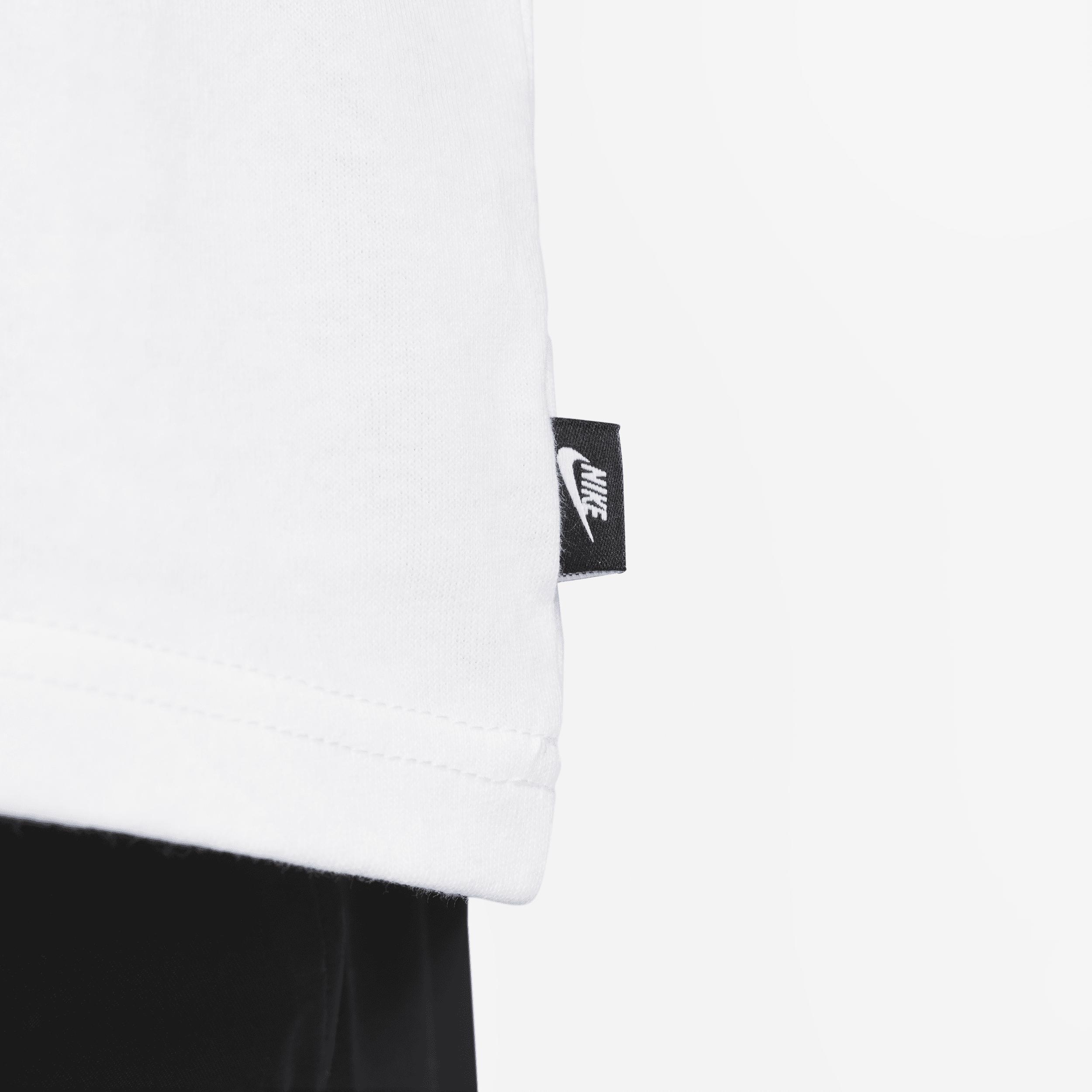 Men's Nike Sportswear Premium Essentials Pocket T-Shirt Product Image