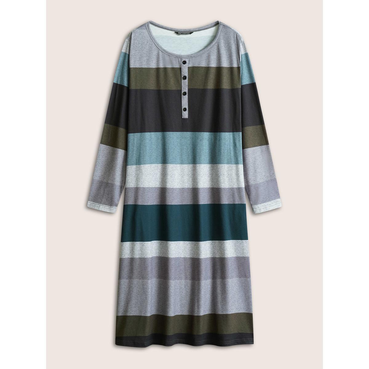 Plus Size Colorblock Contrast Button Detail Pocket Dress DarkGreen Women Casual Printed Round Neck Long Sleeve Curvy Midi Dress BloomChic 14-16/1X Product Image