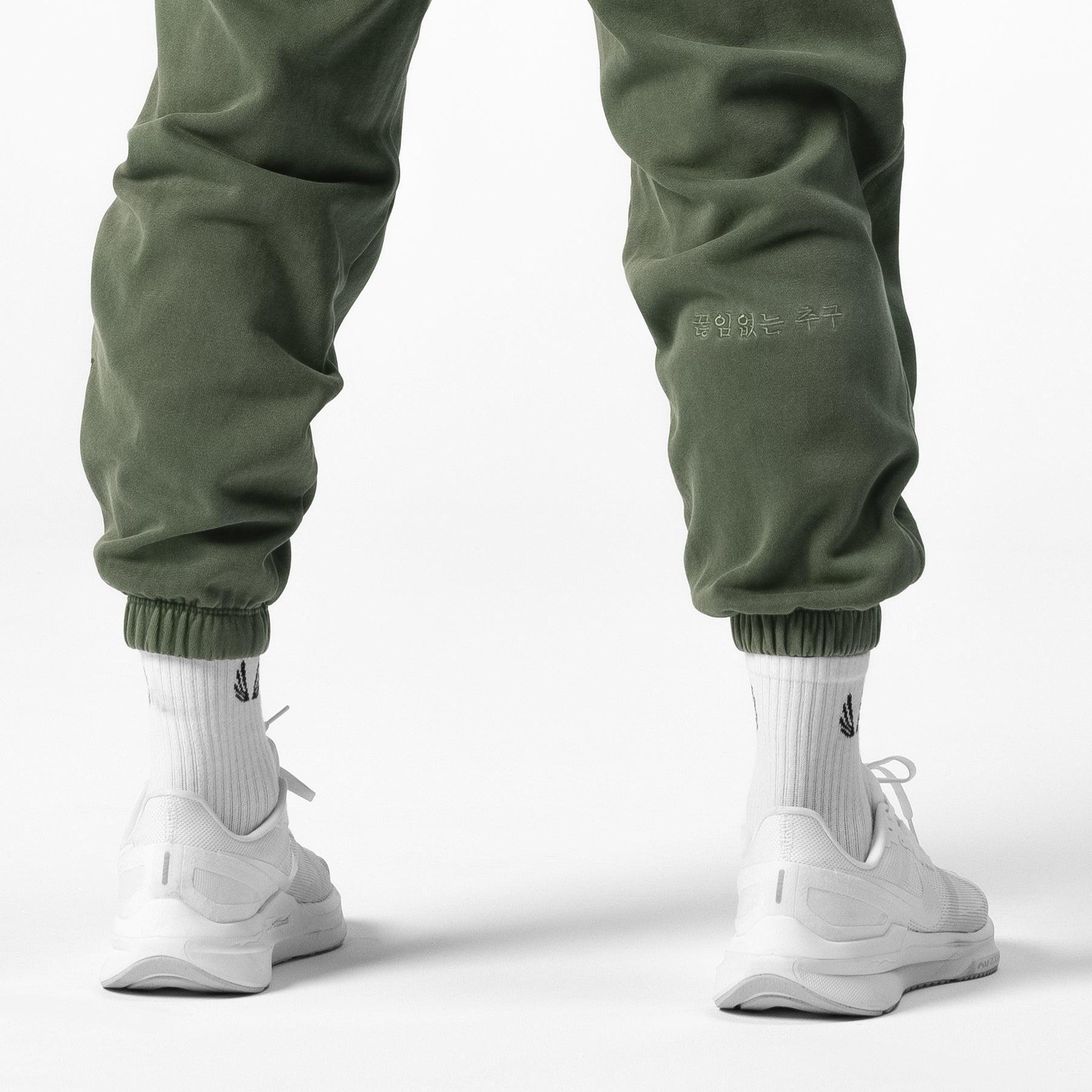 0922. Tech Essential™ Sweats - Faded Crimson Product Image