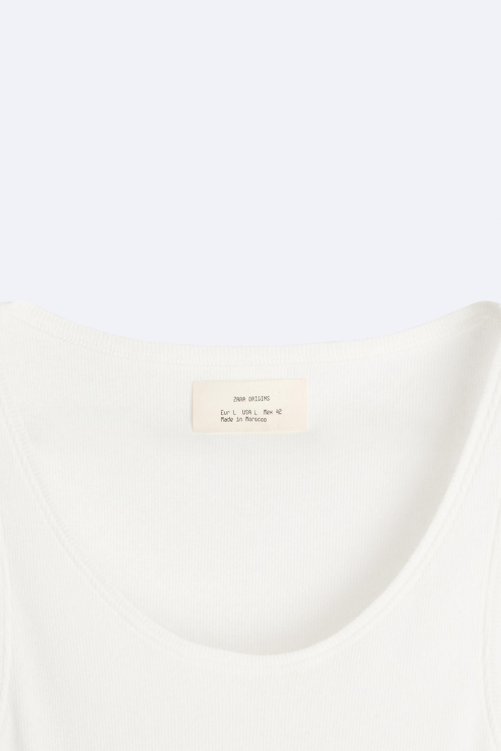 TANK TOP Product Image
