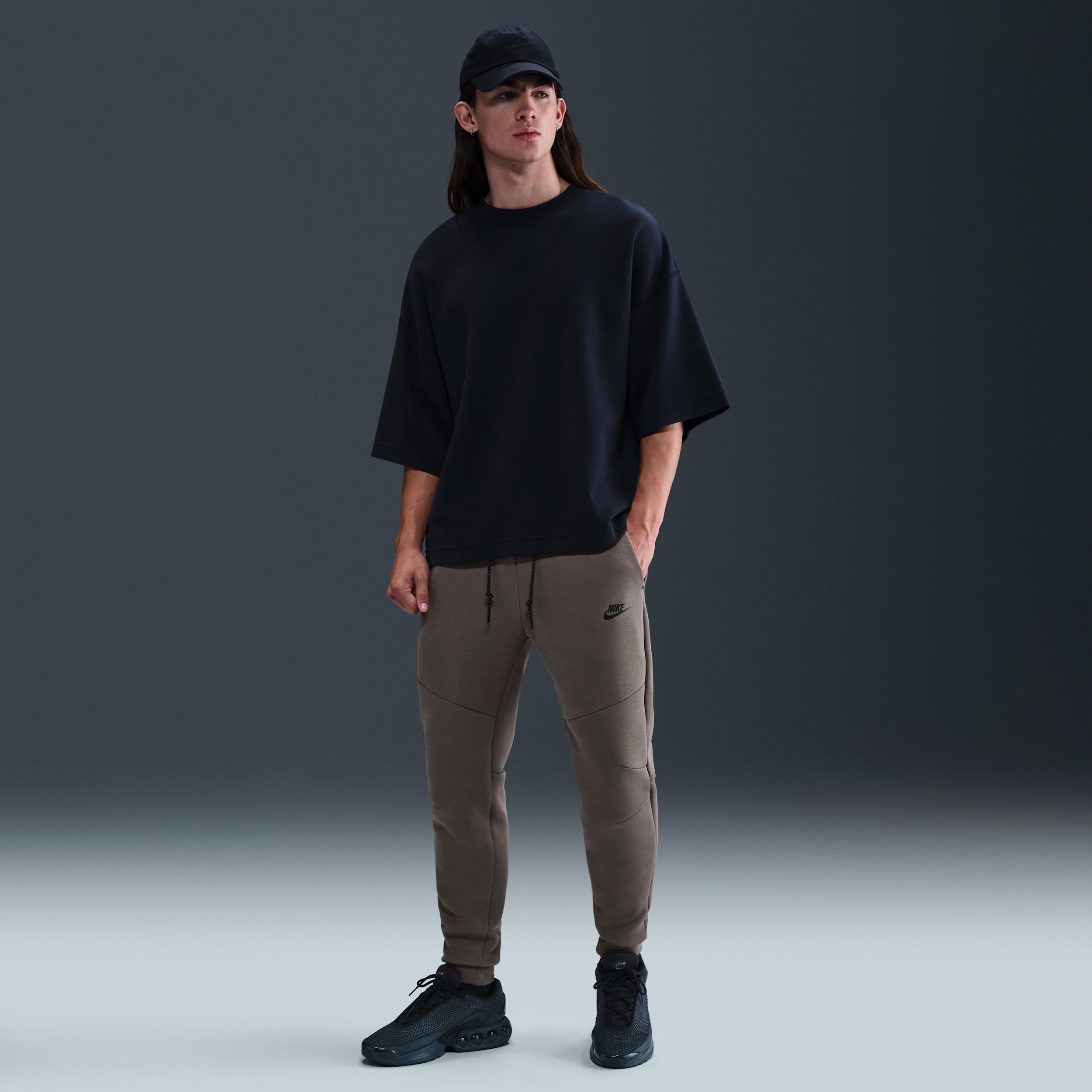 Nike Men's Tech Fleece Jogger Pants Product Image