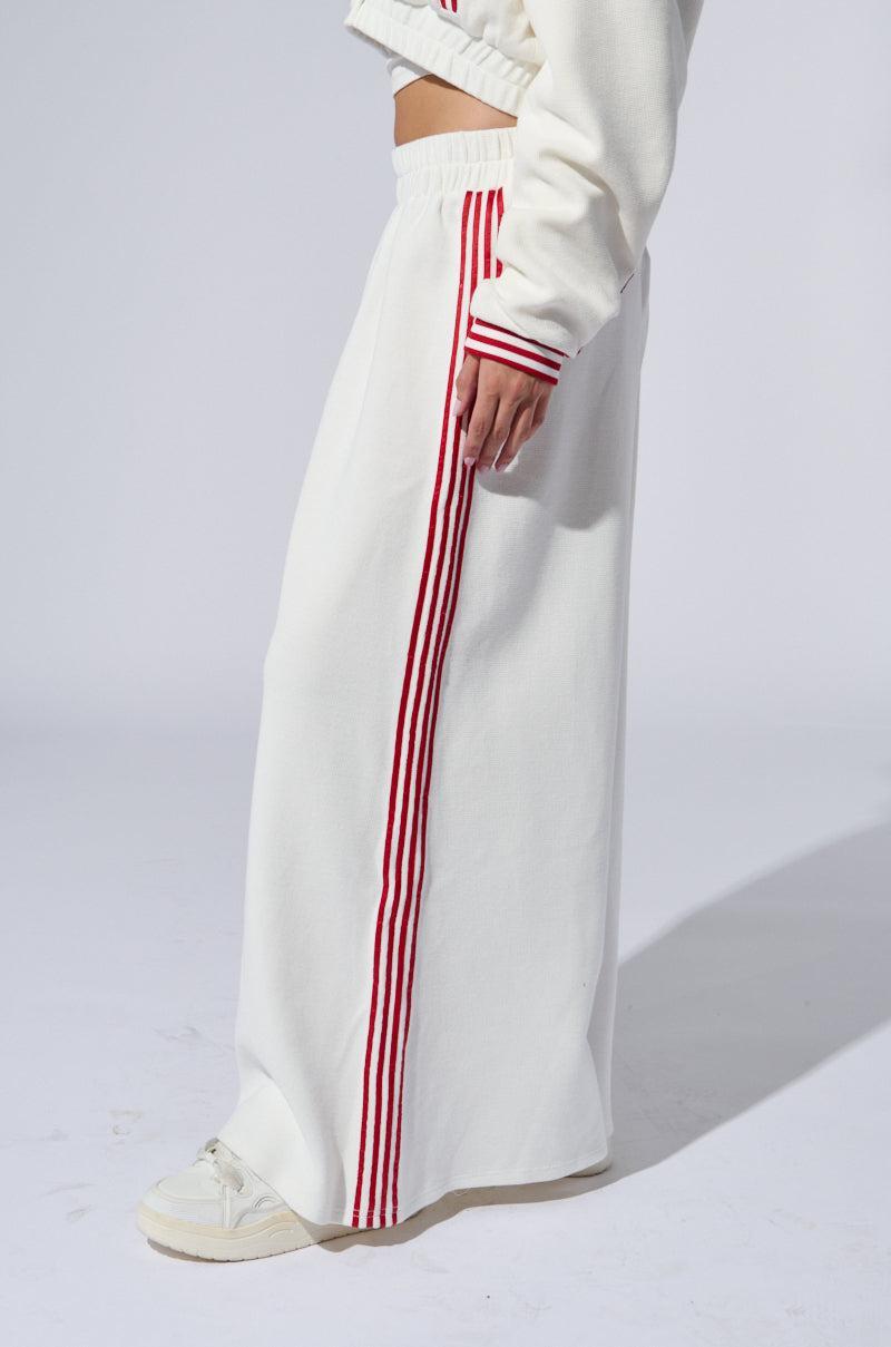 LULA WAFFLE KNIT SPORTY PANTS IN WHITE Product Image