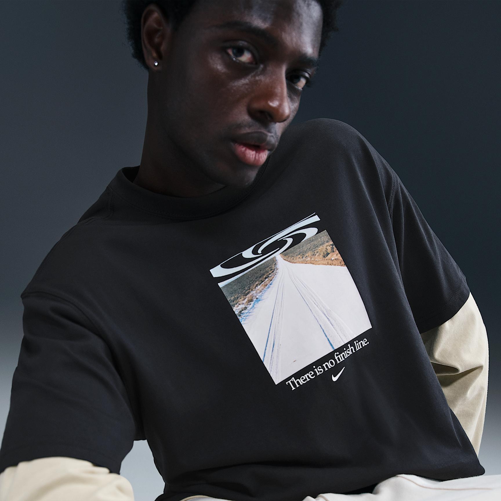Nike Sportswear Men's Max90 T-Shirt Product Image