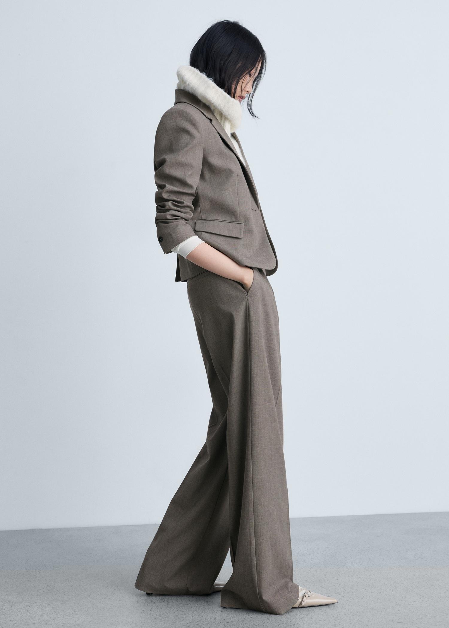 Crop suit blazer - Women | MANGO USA Product Image