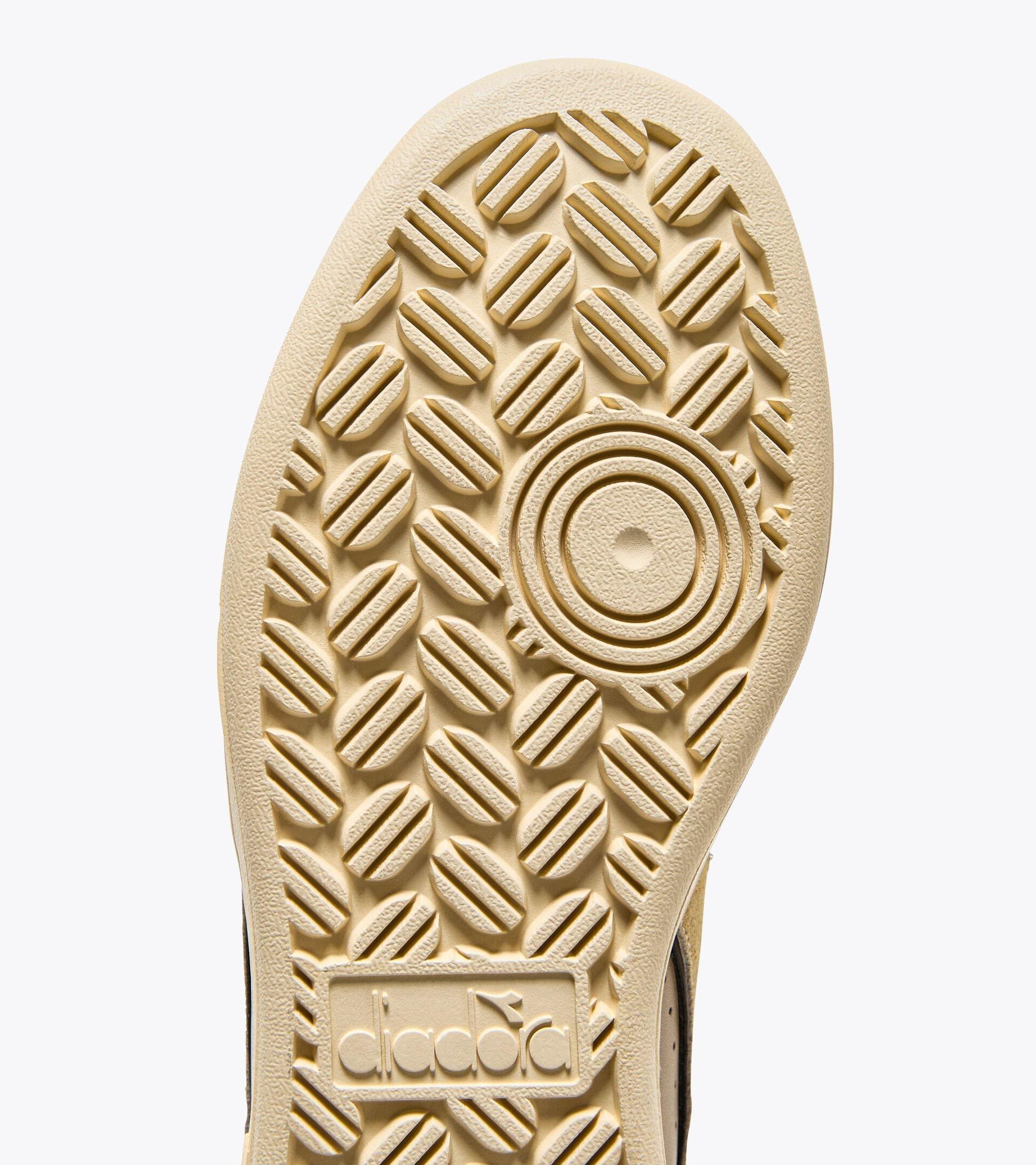 MAGIC BASKET DEMI CUT SUEDE LEATHER Product Image