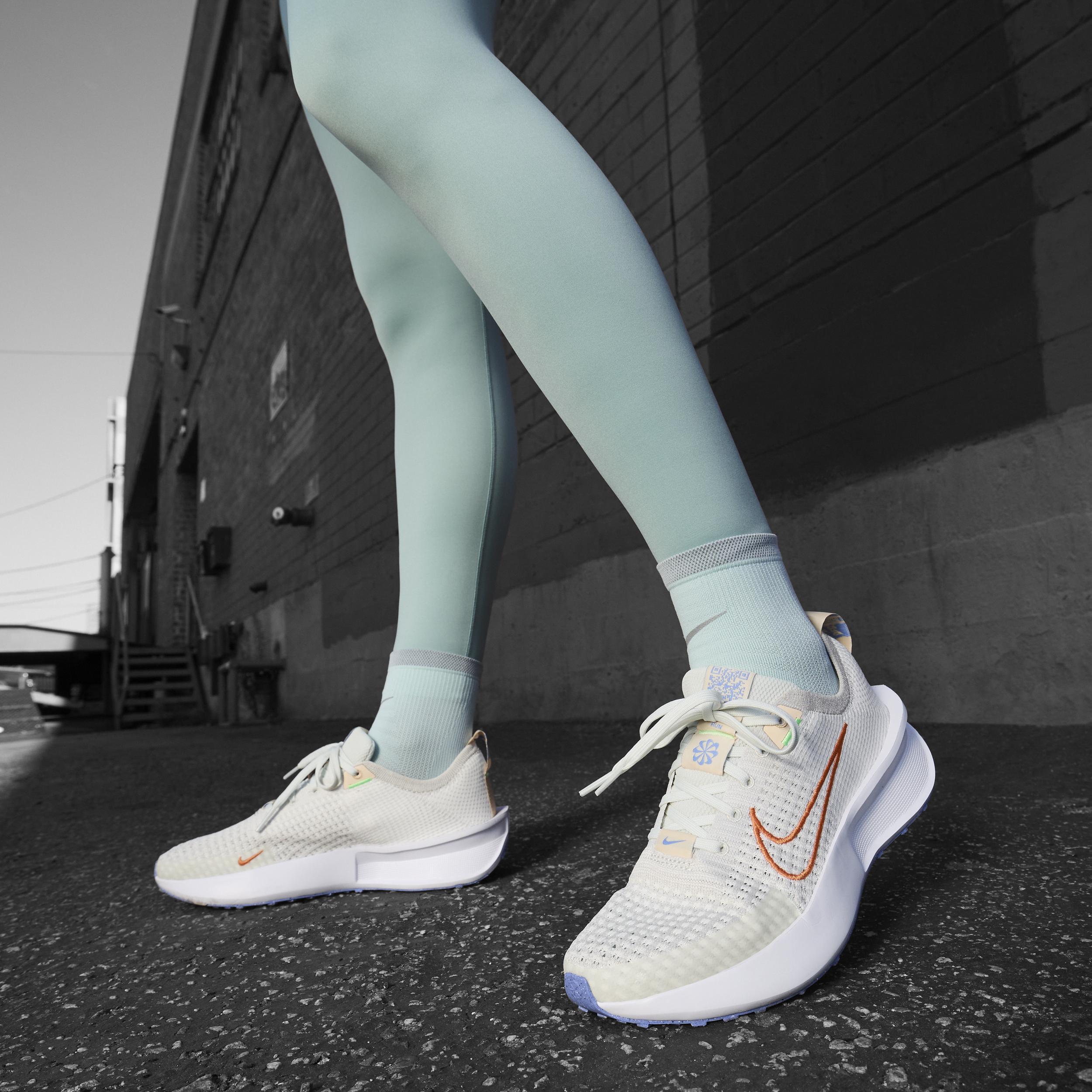 Nike Women's Interact Run Road Running Shoes Product Image