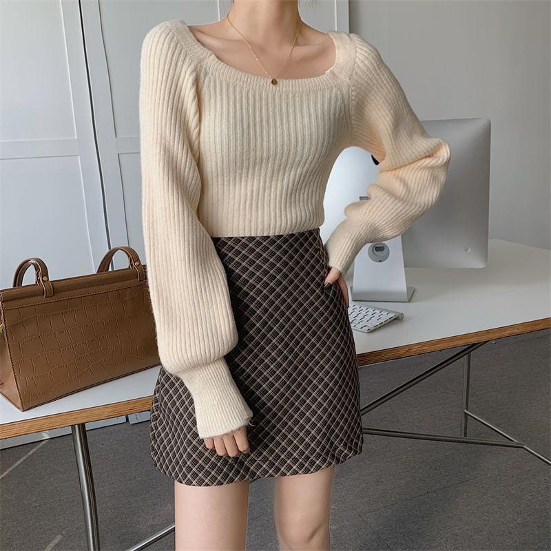Long-Sleeve Scoop Neck Ribbed Knit Top Product Image