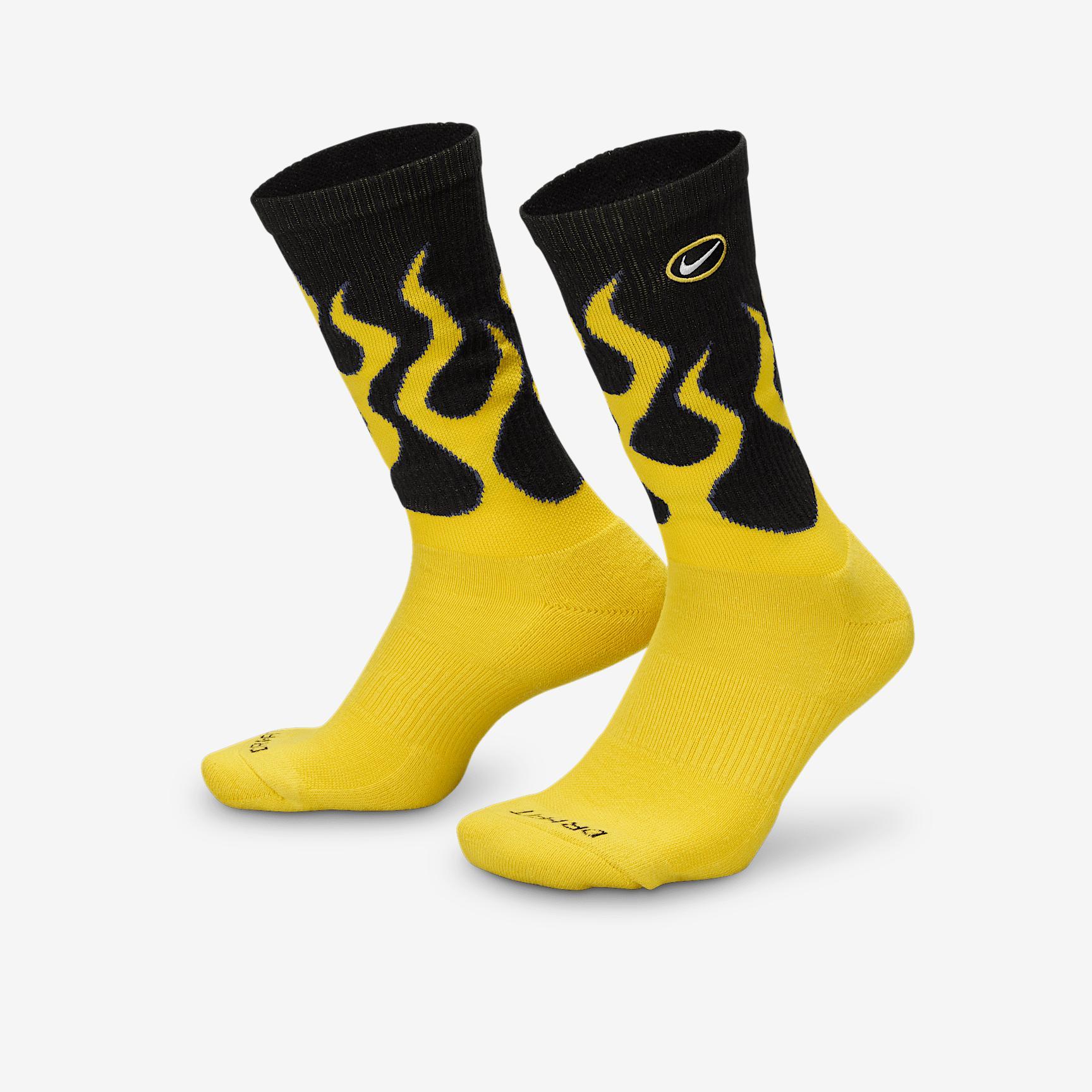 Nike Unisex Everyday Plus Cushioned Crew Socks (1 Pair) Product Image