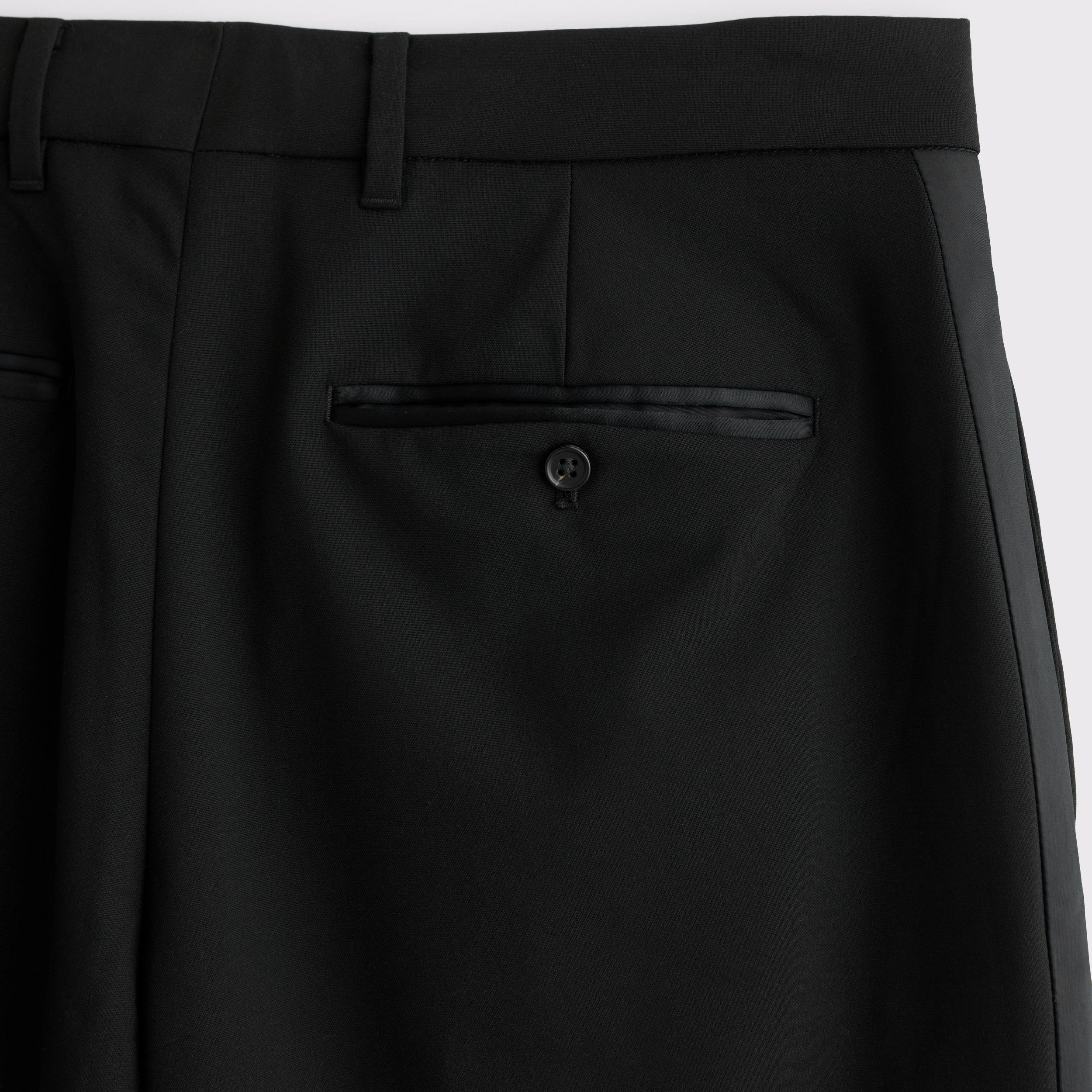 The A&F Collins Tailored Tuxedo Pant Product Image
