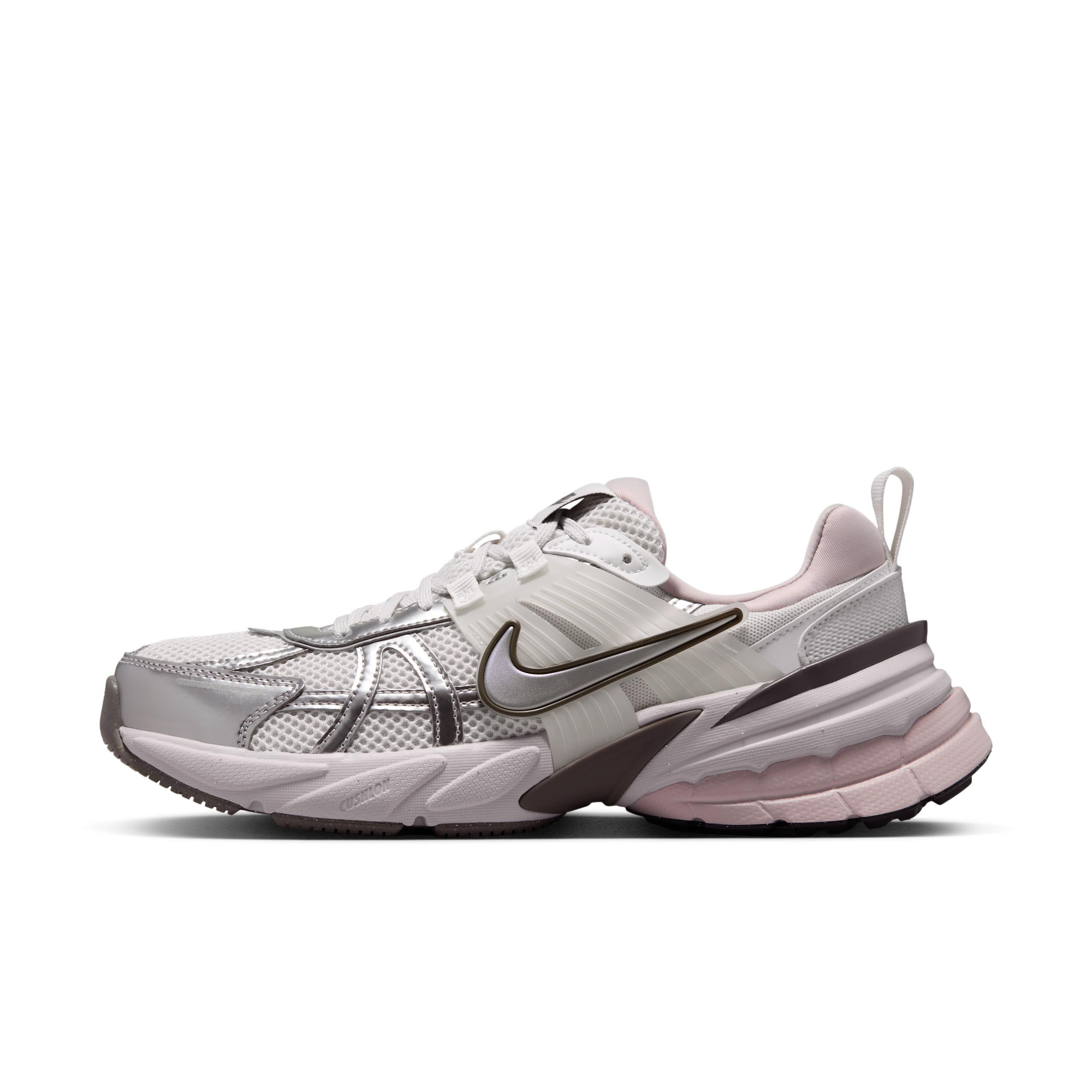 Nike Women's V2K Run Shoes Product Image