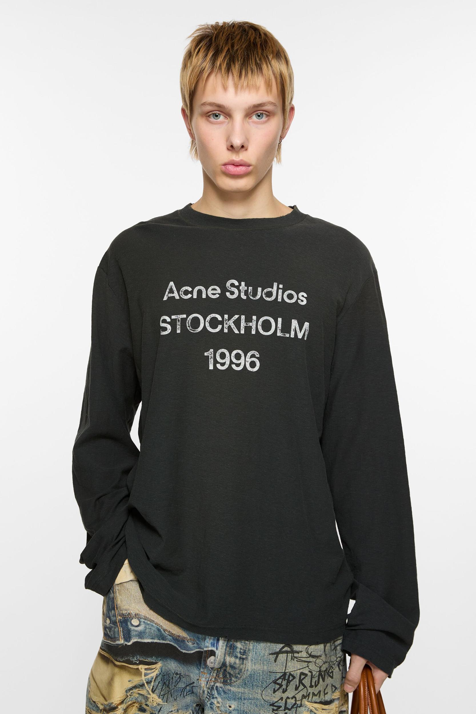Logo t-shirt - Relaxed fit Product Image
